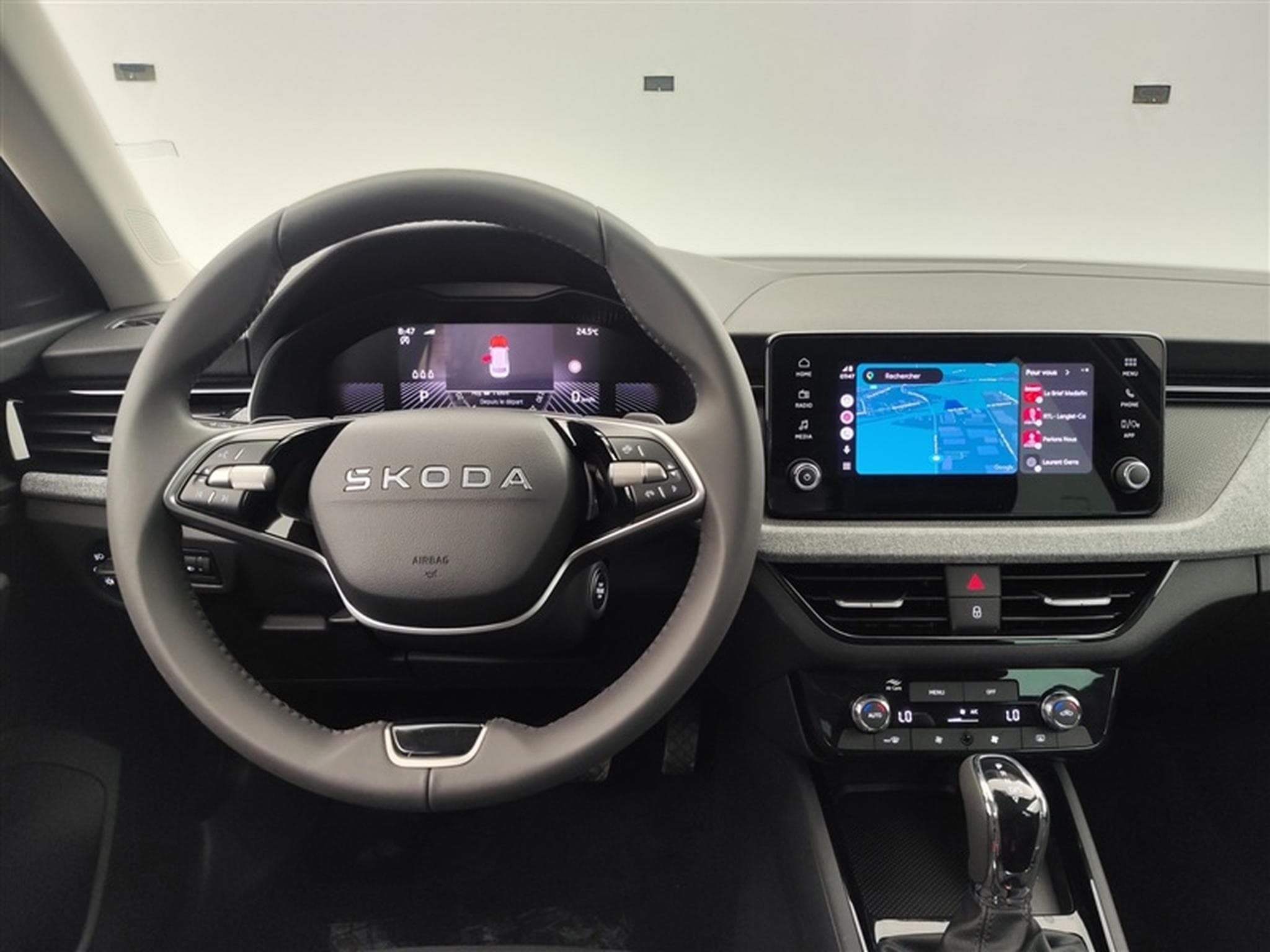 Skoda Kamiq 1.0 TSI 115cv DSG Selection CARPLAY / FULL LED / CAMERA (2026) - Photo 9