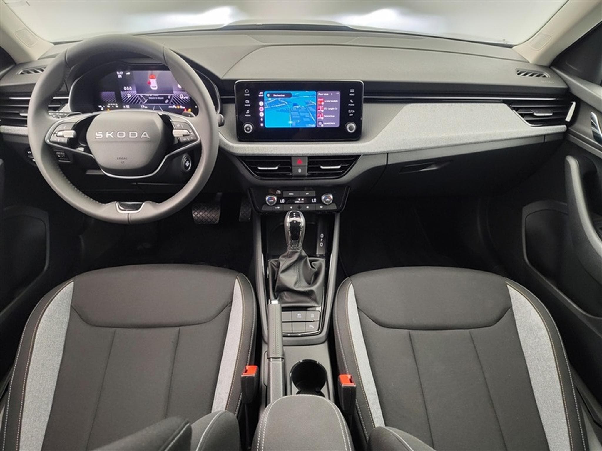 Skoda Kamiq 1.0 TSI 115cv DSG Selection CARPLAY / FULL LED / CAMERA (2026) - Photo 8
