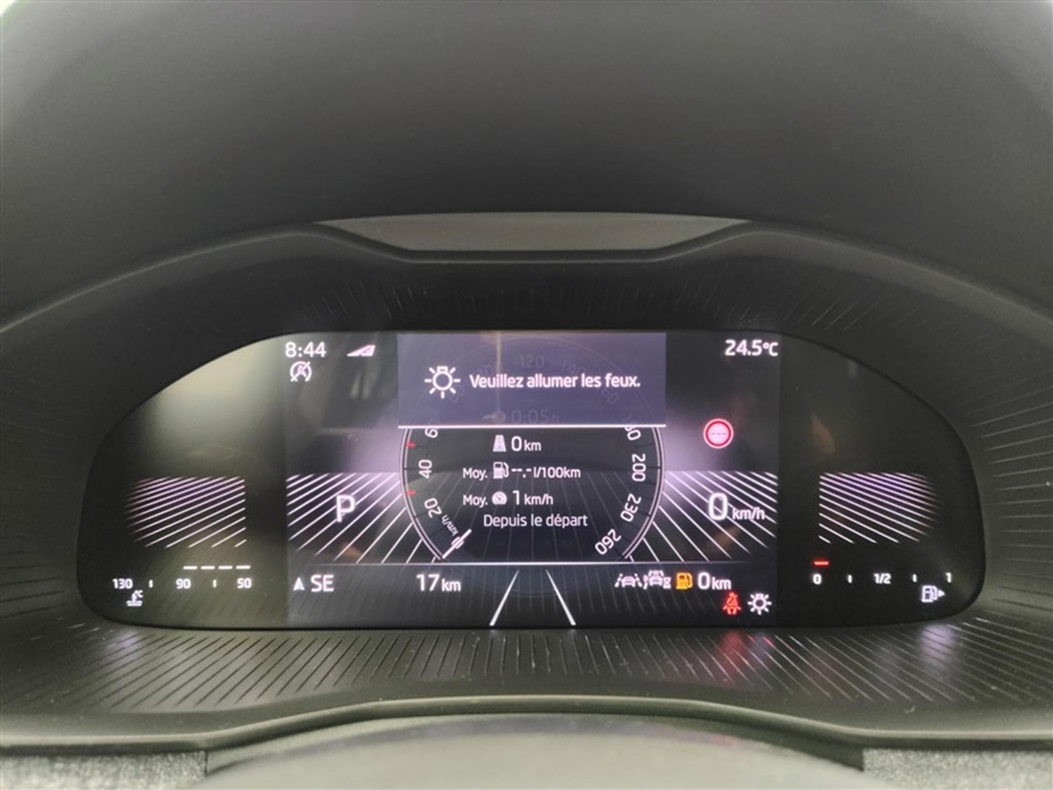 Skoda Kamiq 1.0 TSI 115cv DSG Selection CARPLAY / FULL LED / CAMERA (2026) - Photo 10