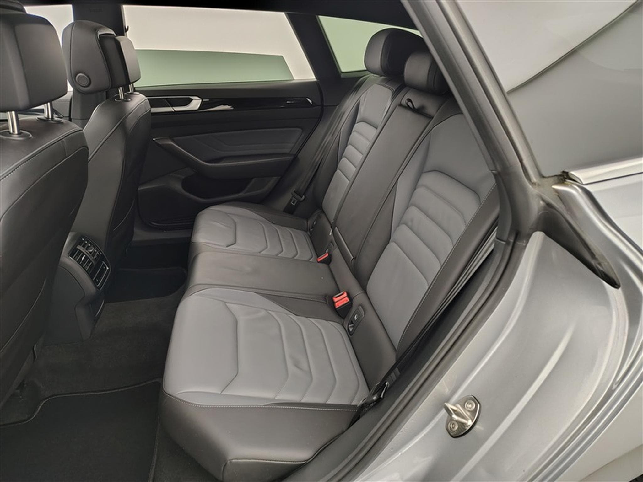 VW Arteon SB eHybrid 1.4 Elegance DSG (160 kW) CUIR/NAVI/TO PANO (2022) - Photo 13