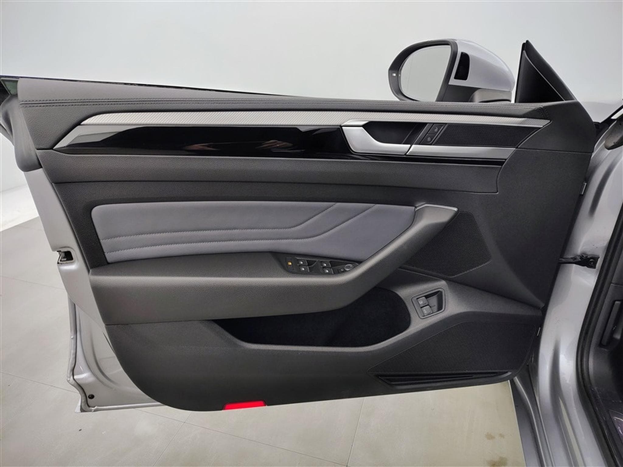 VW Arteon SB eHybrid 1.4 Elegance DSG (160 kW) CUIR/NAVI/TO PANO (2022) - Photo 17