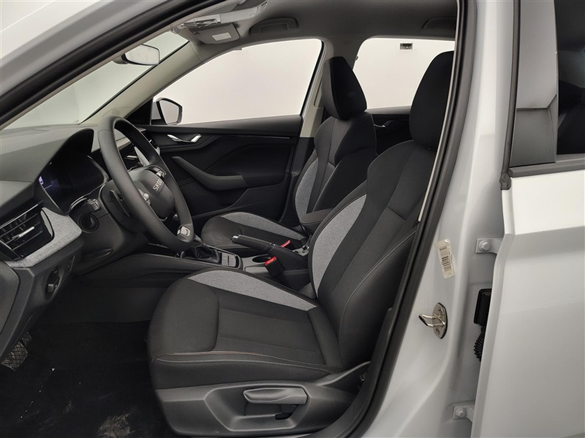 Skoda Kamiq 1.0 TSI 115cv DSG Selection CARPLAY / FULL LED / CAMERA (2026) - Photo 7