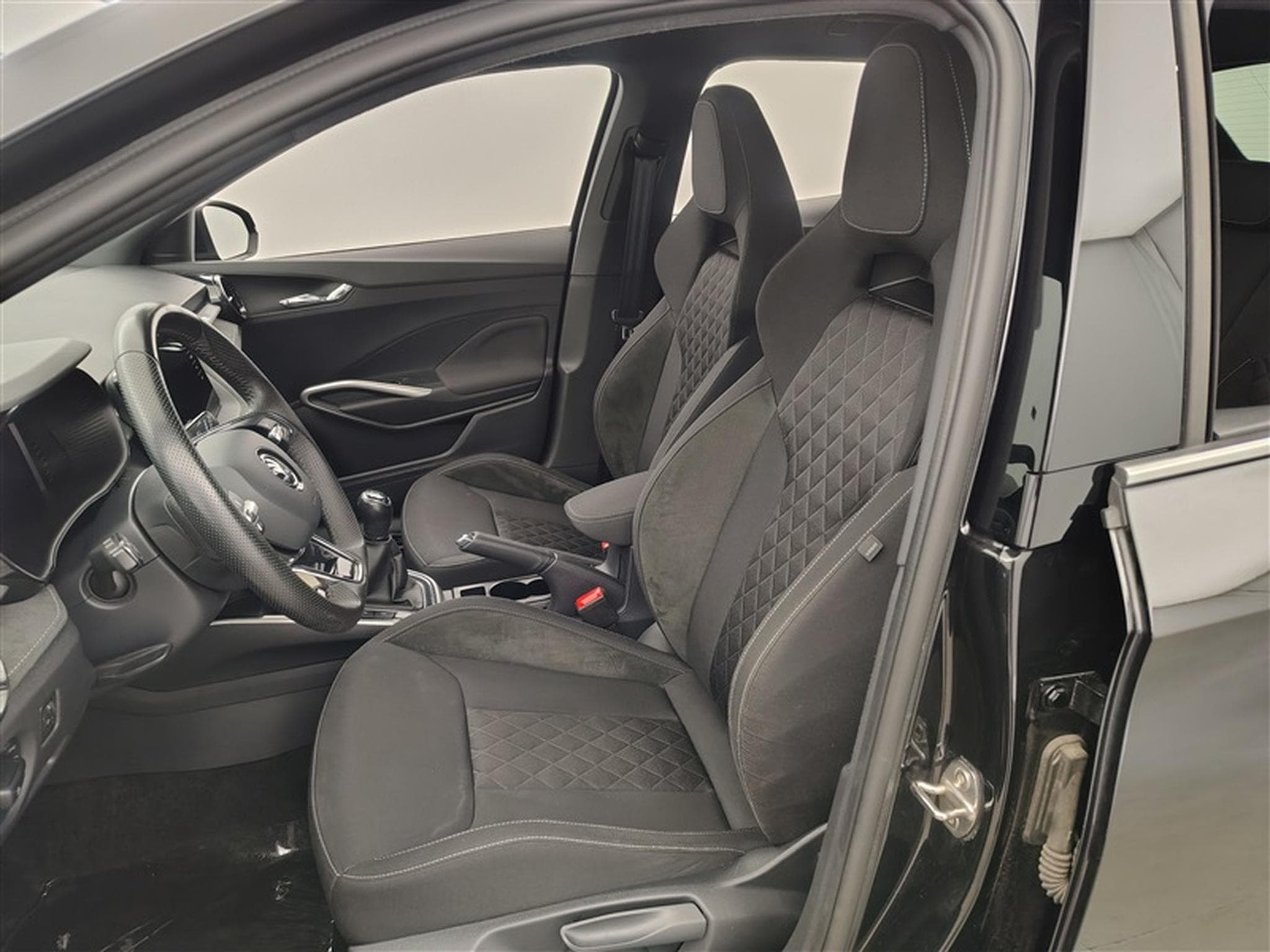 Skoda Fabia 1.0 TSI Selection *NAVI/CAMERA/PDC/CARPLAY/FULL LED/JA* (2024) - Foto 7