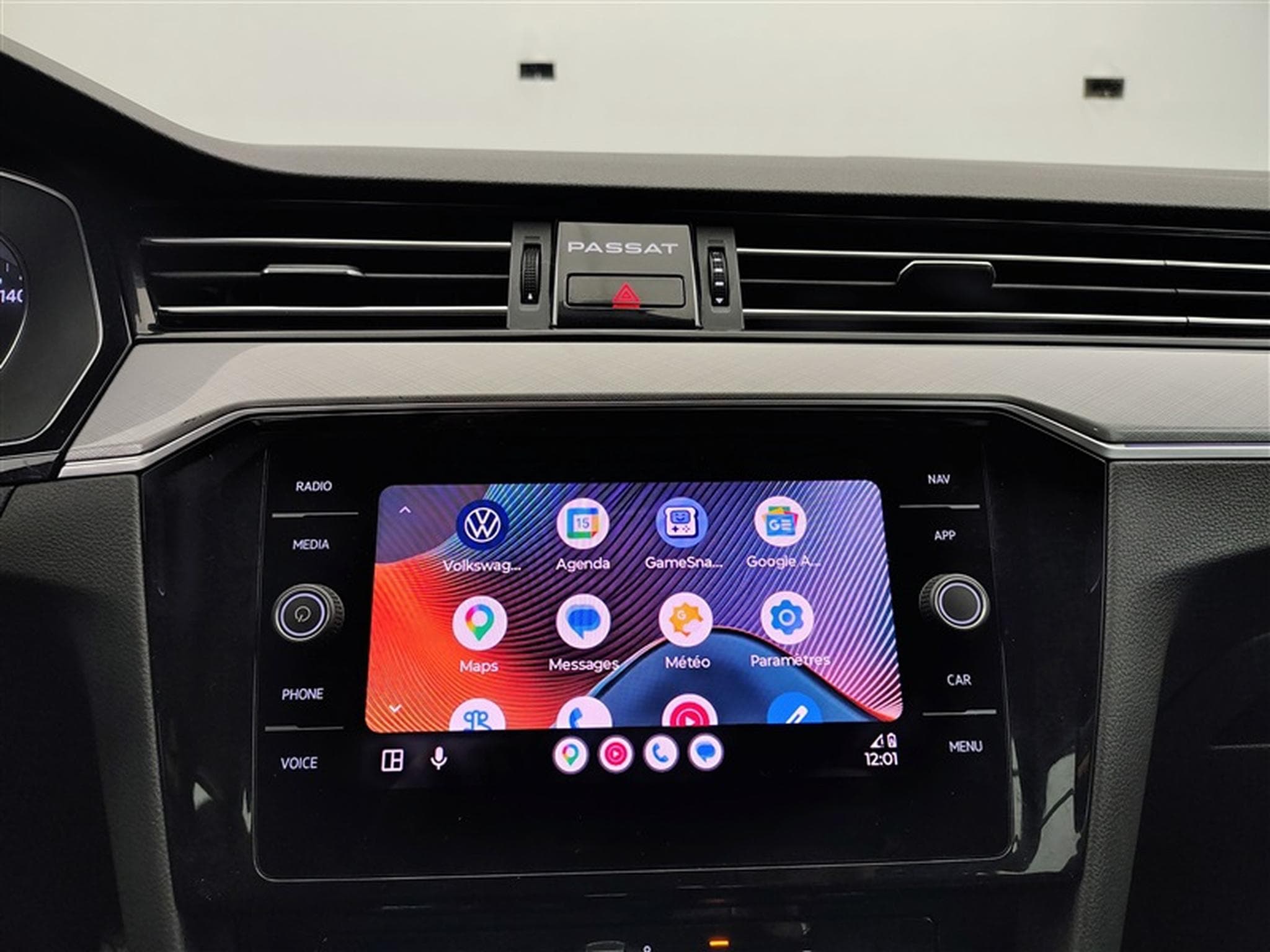 VW Passat 2.0 TDi Style DSG Navi / Led / PDC av+ar + Caméra (2021) - Photo 22