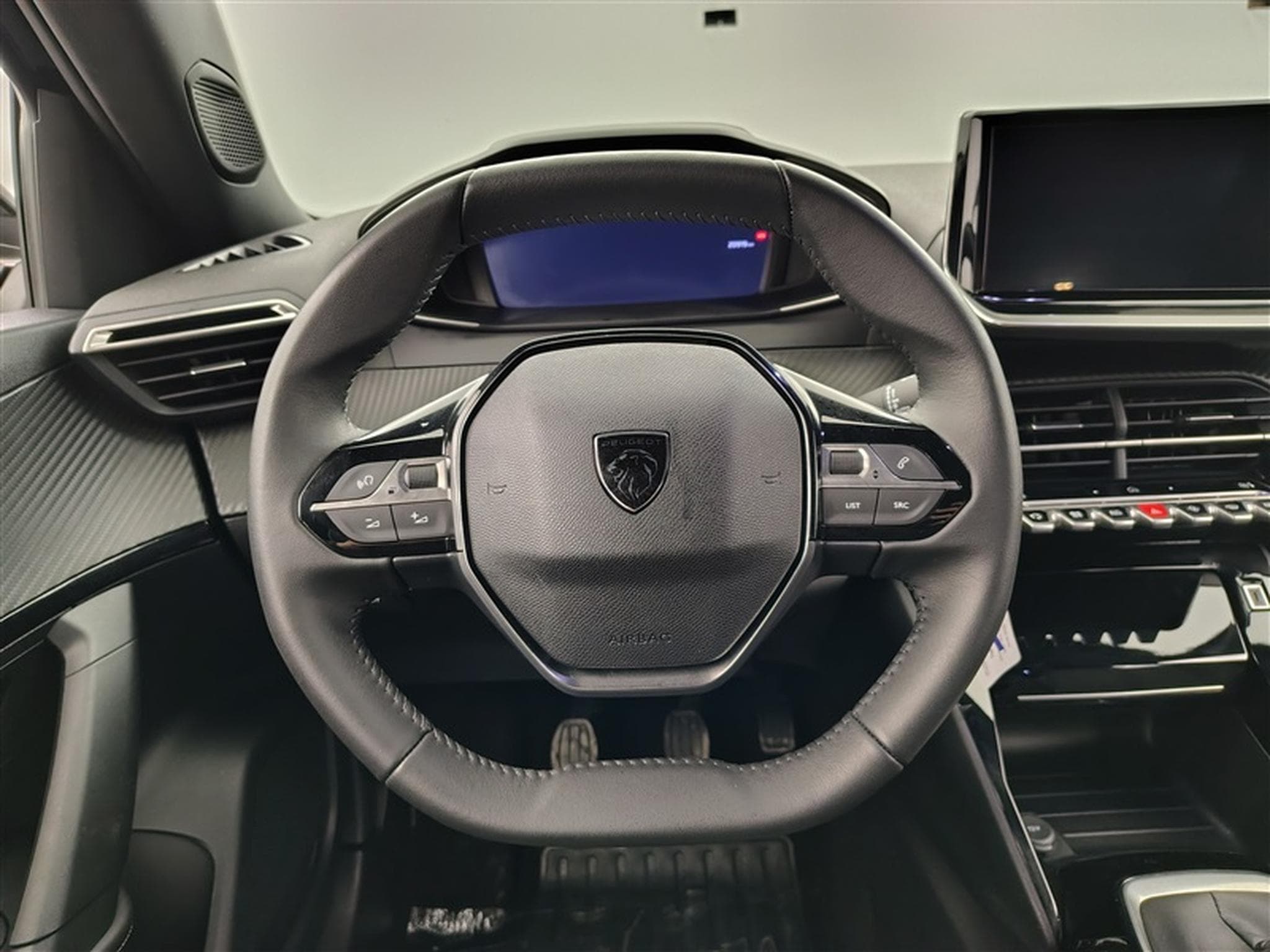 Peugeot 2008 1.2 PureTech Allure CARPLAY / FULL LED / PDC (2025) - Photo 9