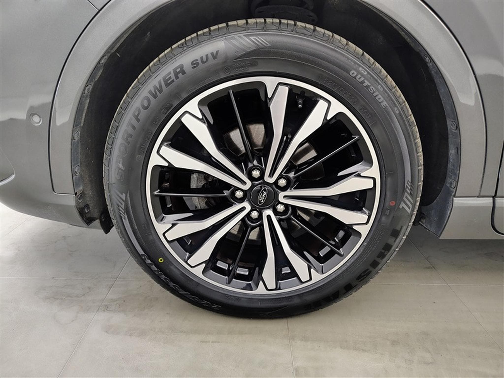 Ford Kuga 1.5 TDCi EB FWD ST-Line Navi / Led / Toit Pano / (2021) - Photo 6