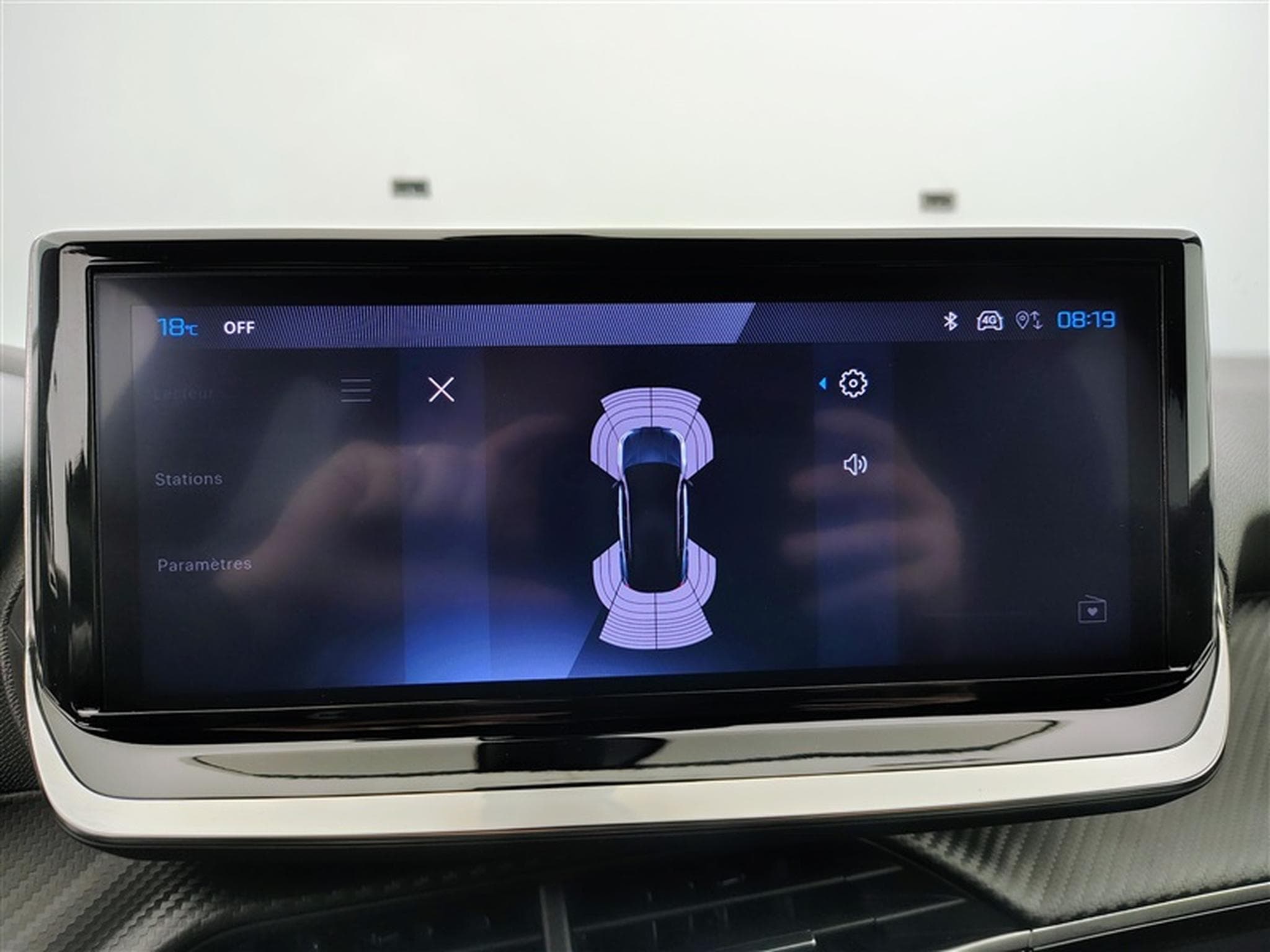 Peugeot 2008 1.2 PureTech Allure CARPLAY / FULL LED / PDC (2025) - Photo 18