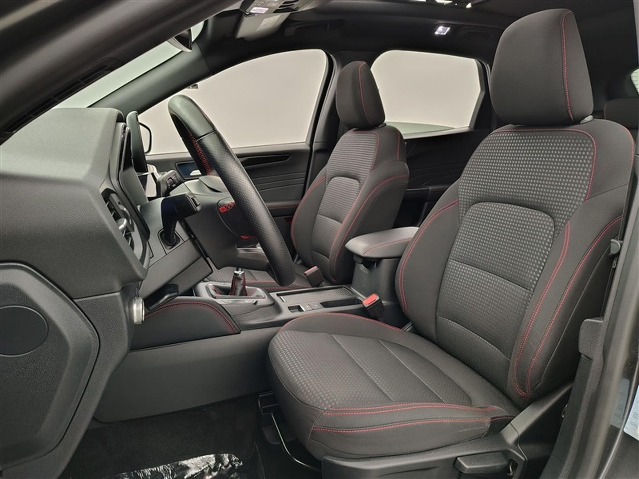 Ford Kuga 1.5 TDCi EB FWD ST-Line Navi / Led / Toit Pano / (2021) - Photo 7