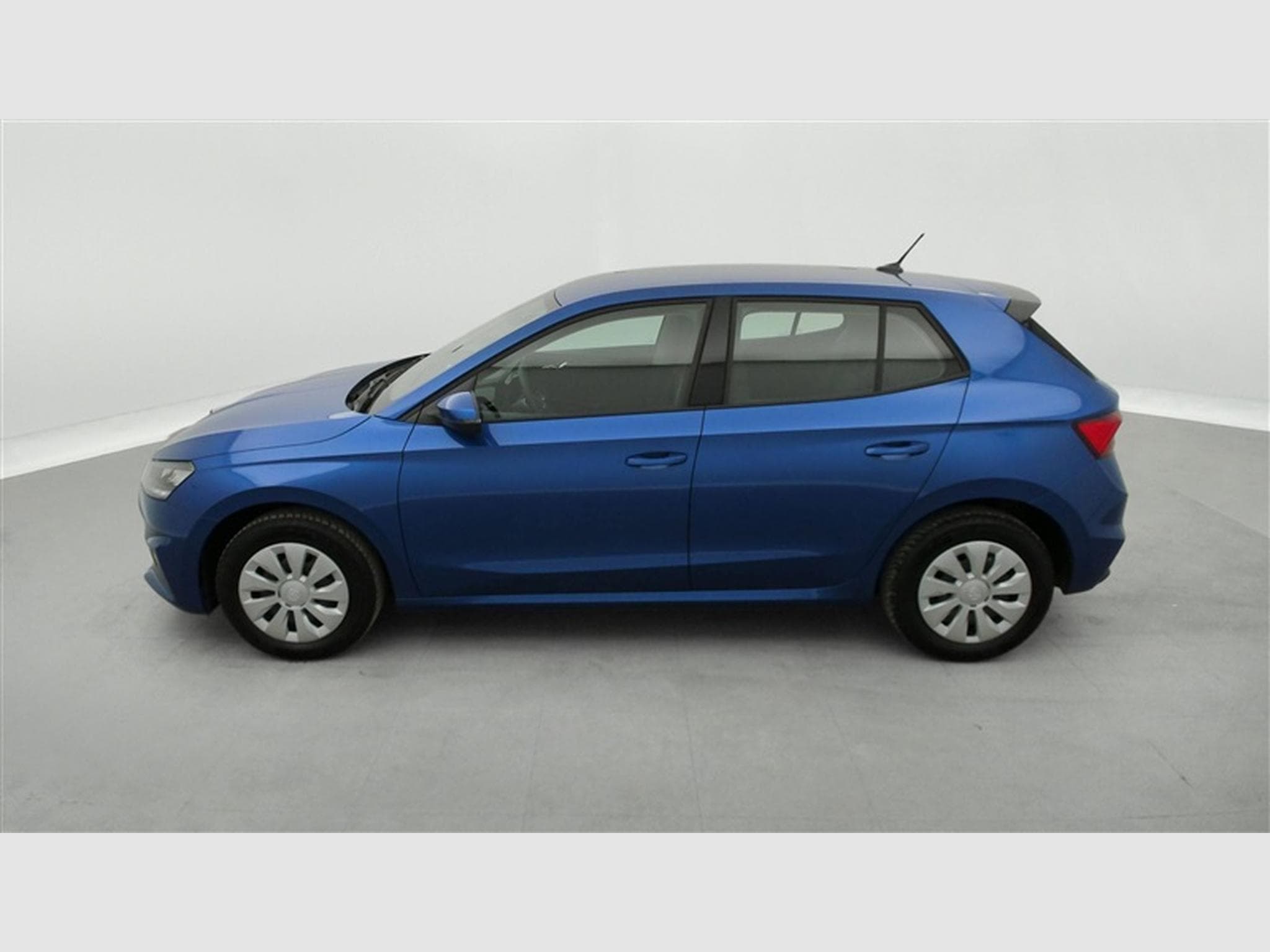Skoda Fabia 1.0i Selection CARPLAY / FULL LED / KEYLESS / PDC AR (2026) - Photo 3