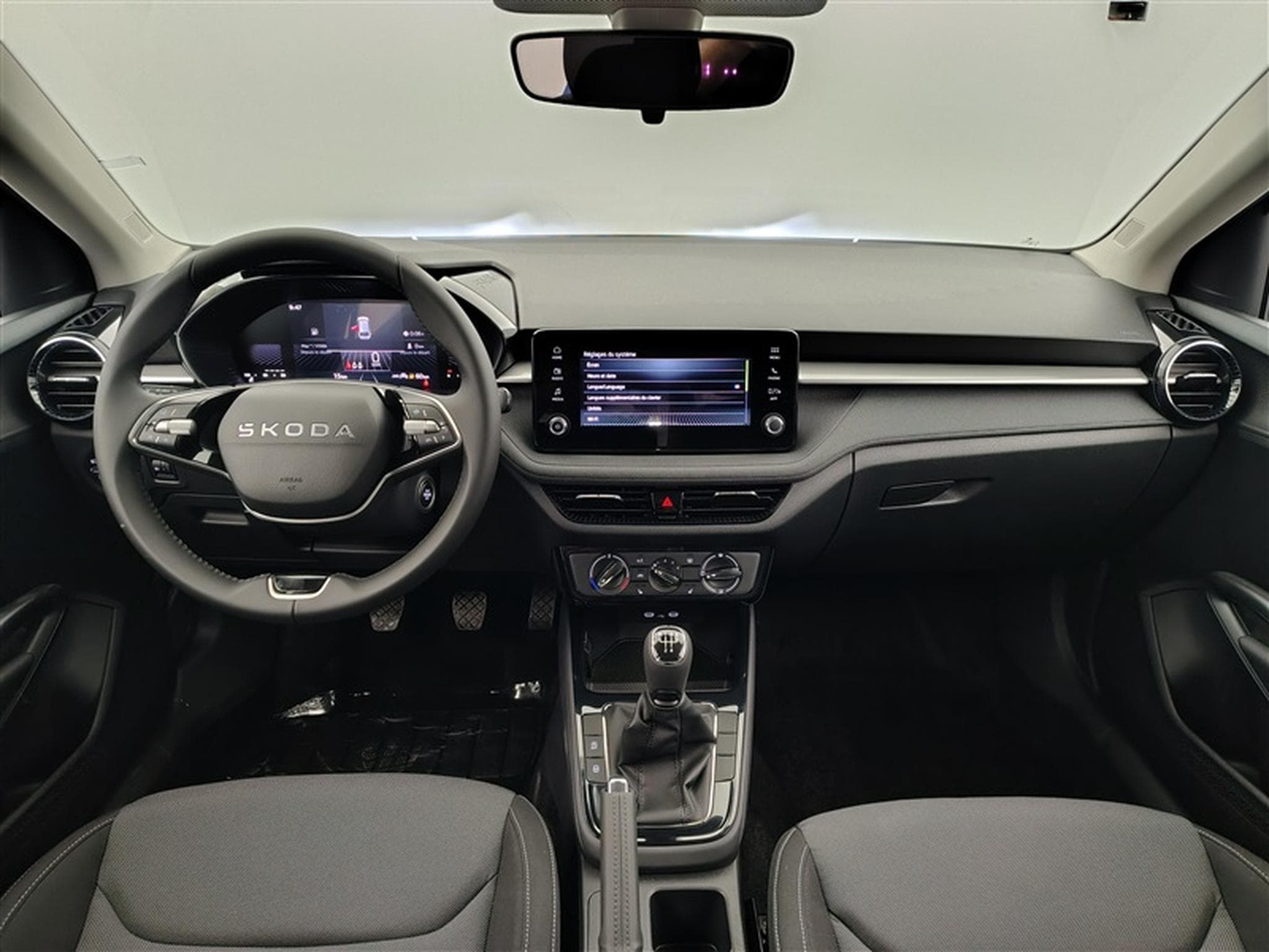 Skoda Fabia 1.0i Selection CARPLAY / FULL LED / KEYLESS / PDC AR (2026) - Photo 8