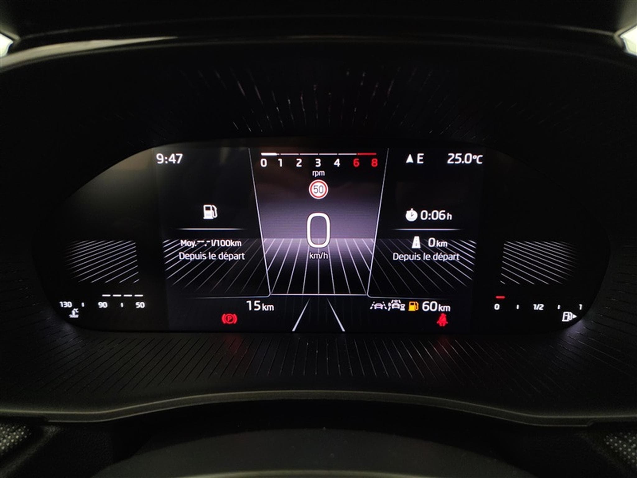 Skoda Fabia 1.0i Selection CARPLAY / FULL LED / KEYLESS / PDC AR (2026) - Photo 10