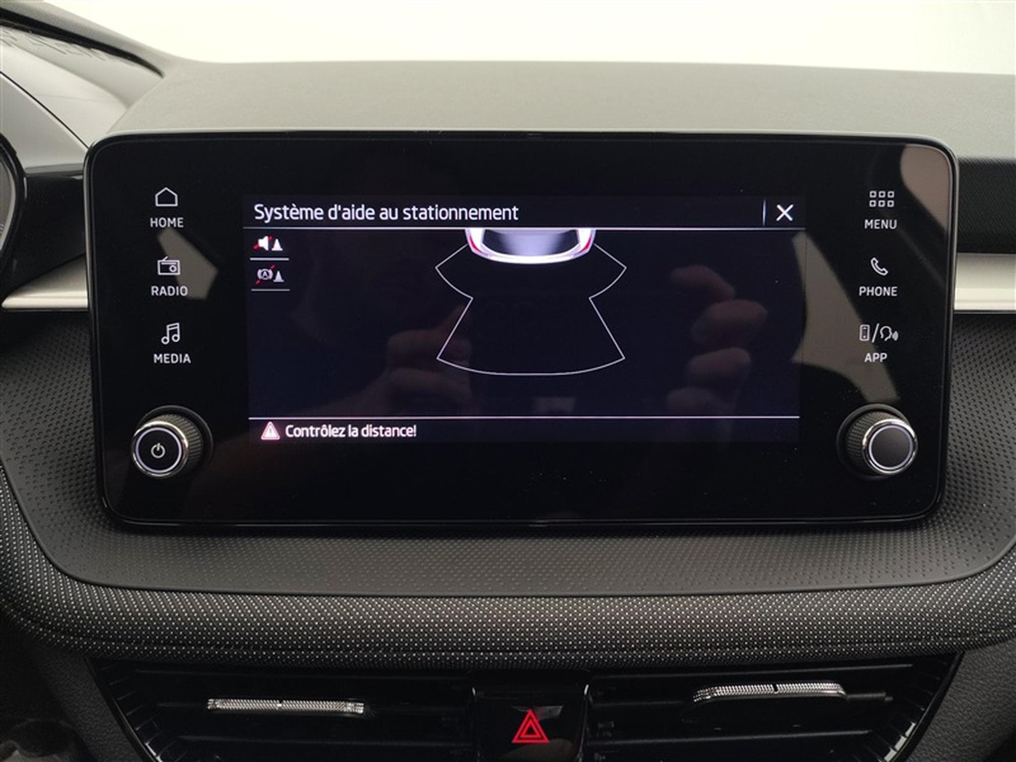 Skoda Fabia 1.0i Selection CARPLAY / FULL LED / KEYLESS / PDC AR (2026) - Photo 18