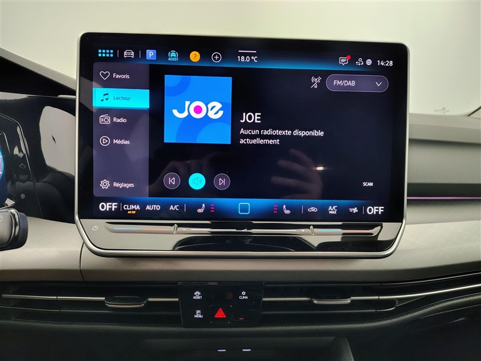 VW Golf 1.5 eTSI 115cv DSG Prime CARPLAY / FULL LED / CAMERA / JA 17 (2026) - Photo 11