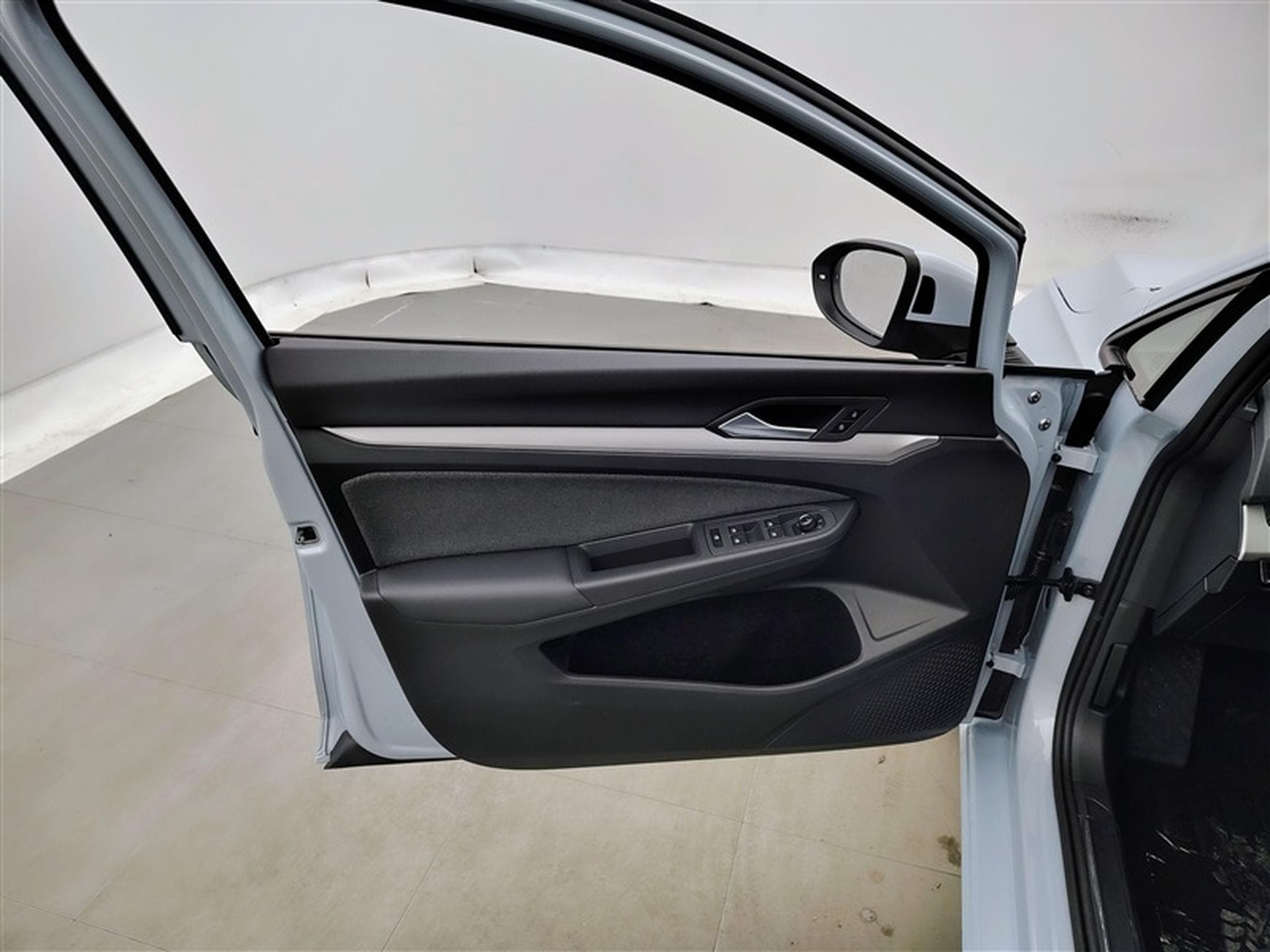 VW Golf 1.5 eTSI 115cv DSG Prime CARPLAY / FULL LED / CAMERA / JA 17 (2026) - Photo 17