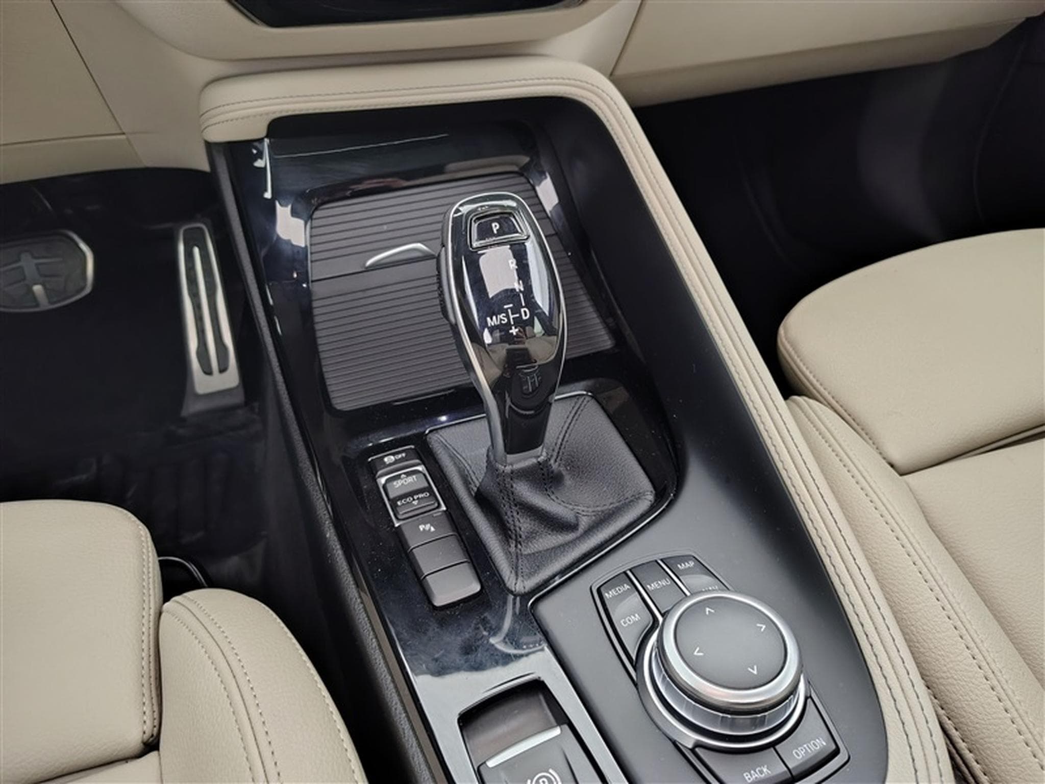 BMW X2 1.5 dA sDrive16 M-SPORT/CUIR/NAVI/TO PANO/FULL LED/JA18 (2023) - Photo 12