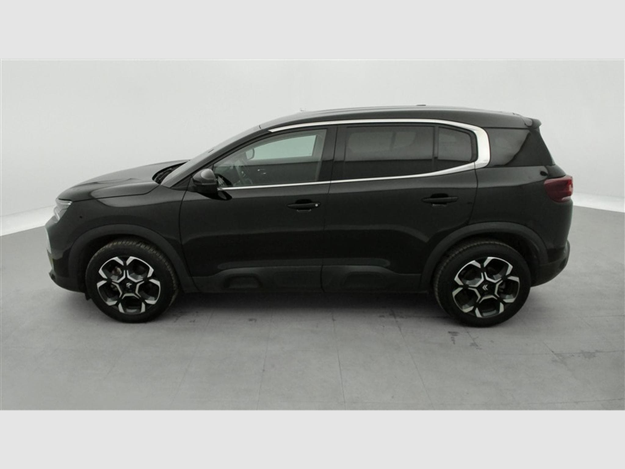 Citroën C5 Aircross 1.2 PureTech 130cv Plus NAVI / CARPLAY / CAMERA (2024) - Photo 3