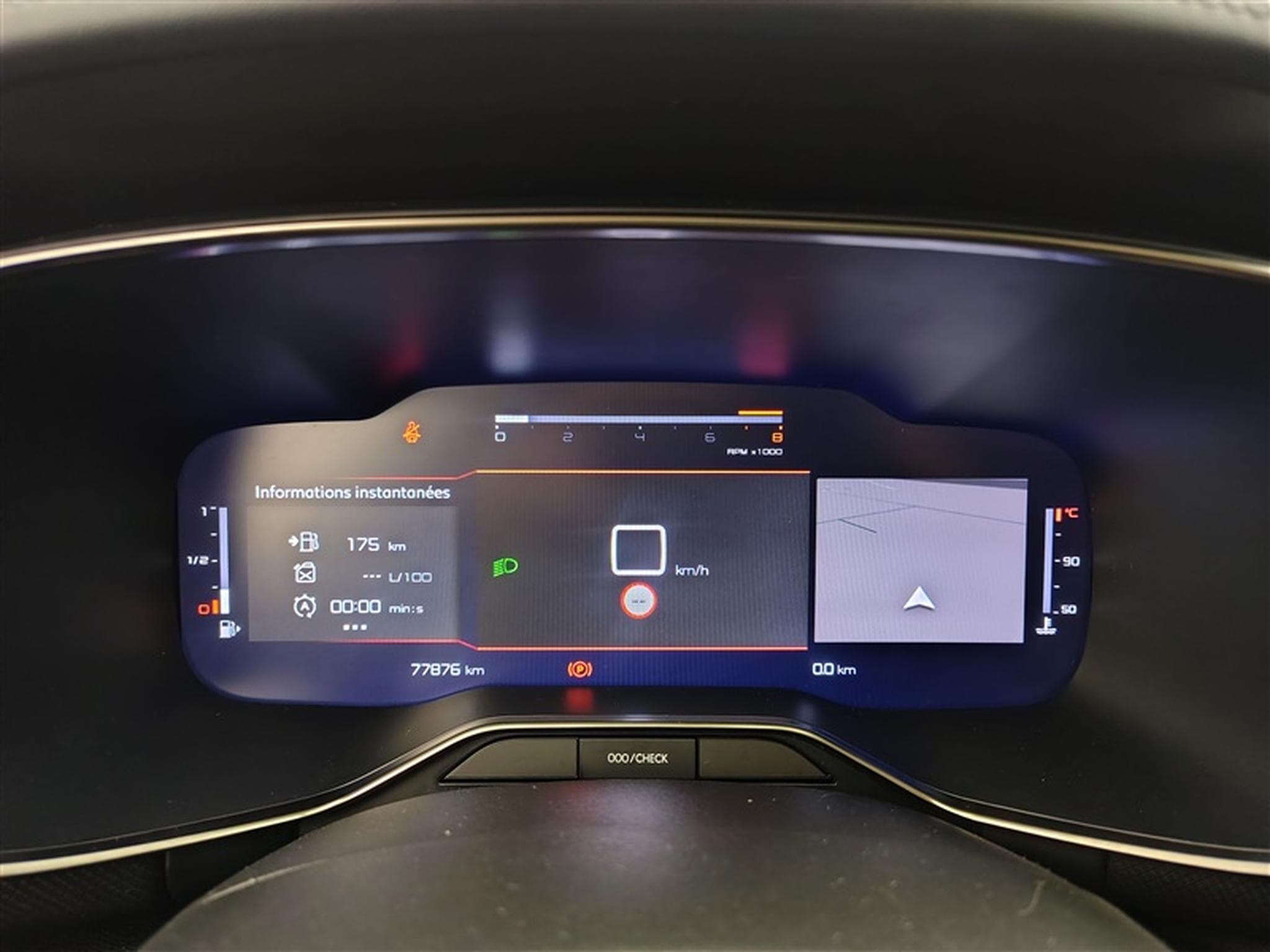 Citroën C5 Aircross 1.2 PureTech 130cv Plus NAVI / CARPLAY / CAMERA (2024) - Photo 10