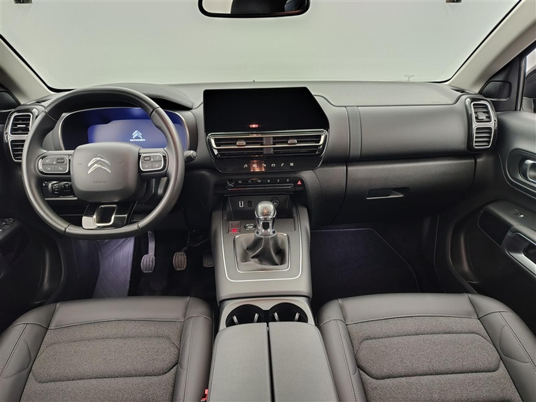 Citroën C5 Aircross 1.2 PureTech 130cv Plus NAVI / CARPLAY / CAMERA (2024) - Photo 8