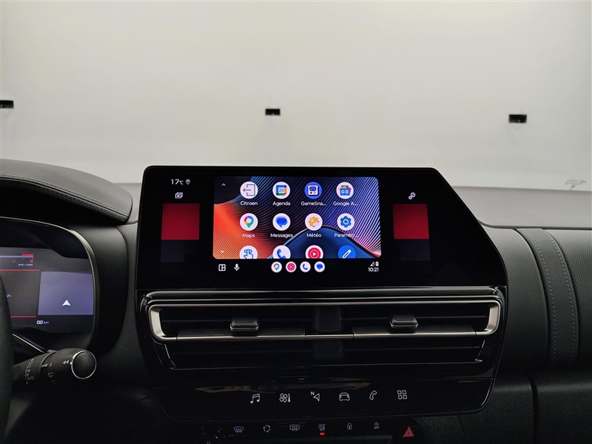 Citroën C5 Aircross 1.2 PureTech 130cv Plus NAVI / CARPLAY / CAMERA (2024) - Photo 19