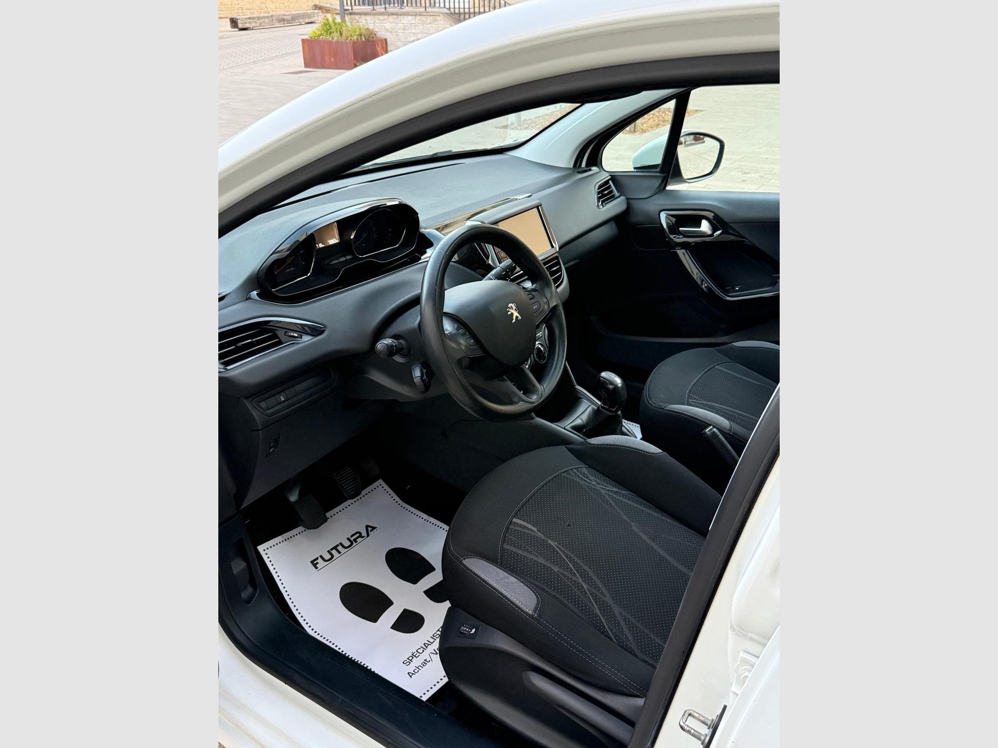 Peugeot 208 (2013) - Foto 8