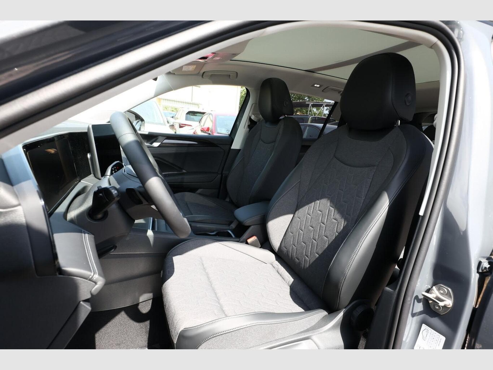 VW Tiguan DSG LED+ Pano (2026) - Photo 6