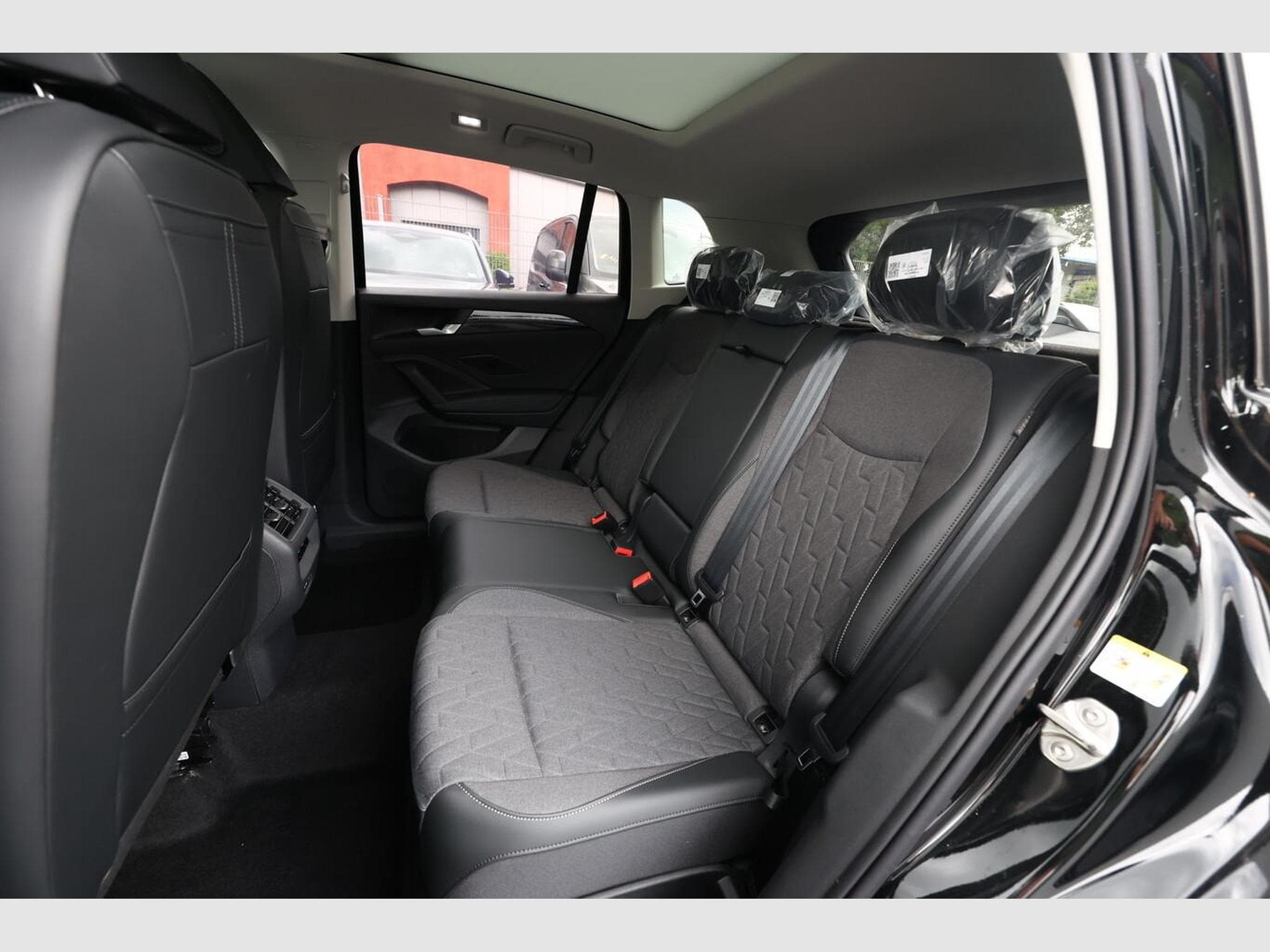 VW Tiguan DSG LED+ Pano (2026) - Photo 9