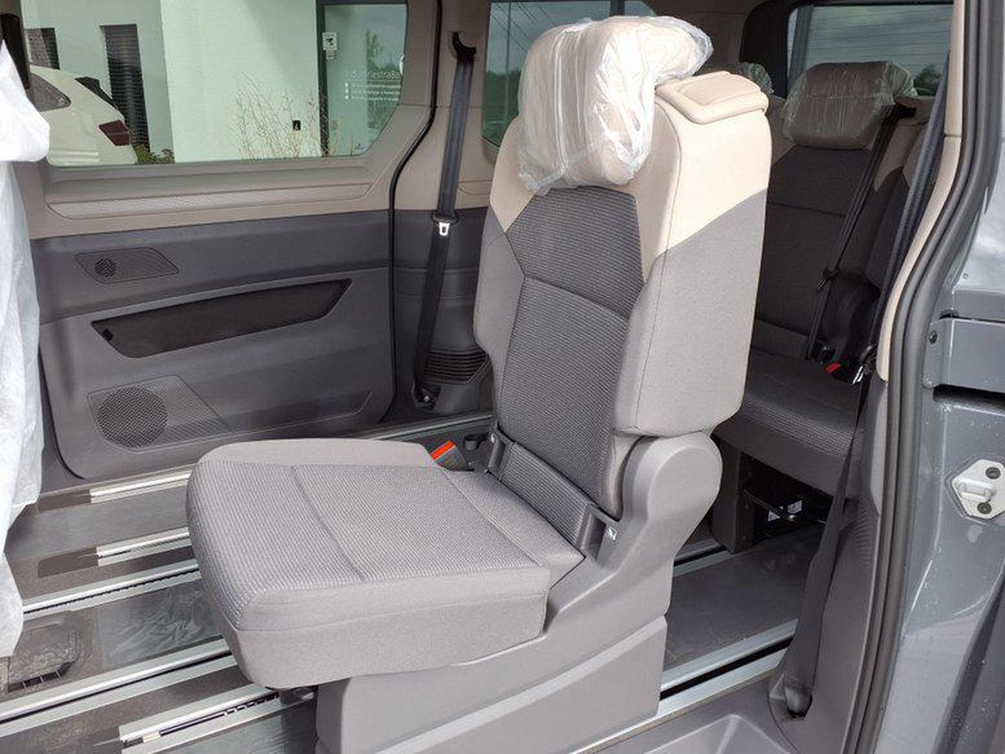 VW T7 Business KÜ 2.0 TDI 7-Gang-DSG (2026) - Photo 9