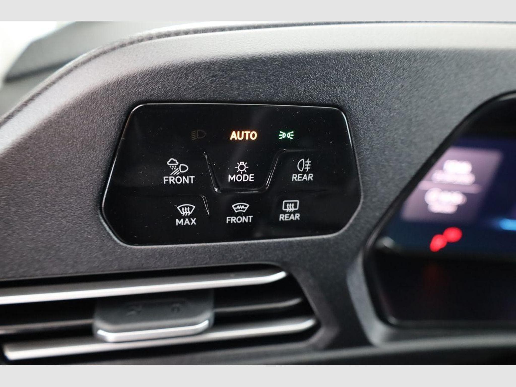 VW Caddy Life eHybrid (2026) - Photo 8