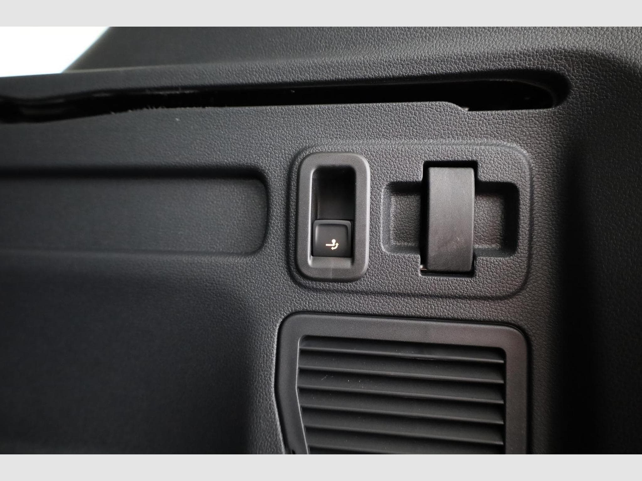 VW Touran Comfortline BMT/Start-Stopp (2026) - Photo 12