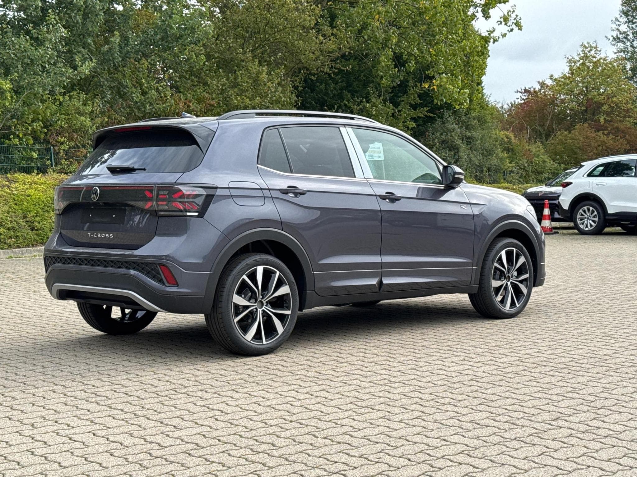 VW T-Cross R-Line Limited (2026) - Photo 5
