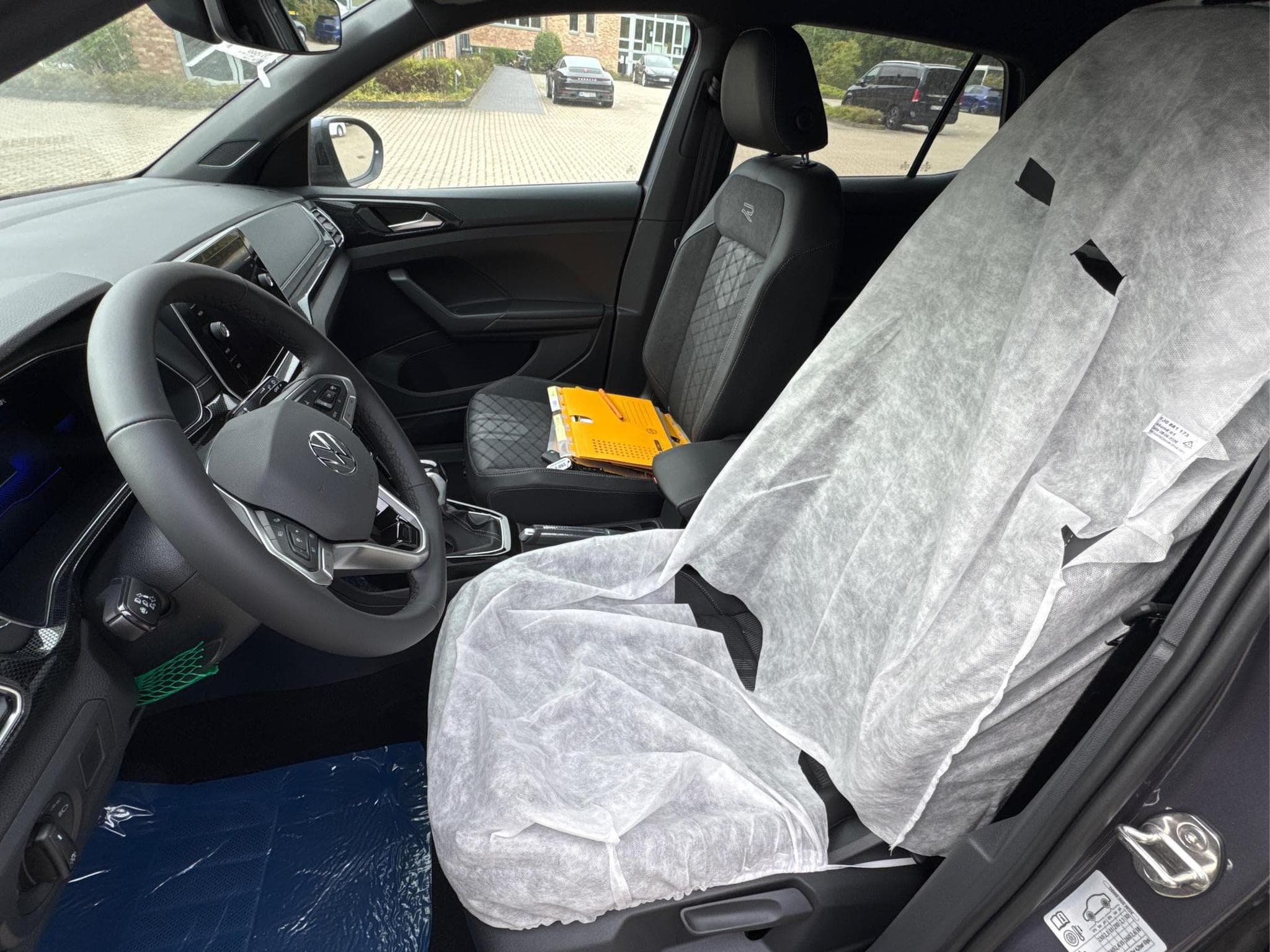 VW T-Cross R-Line Limited (2026) - Photo 11