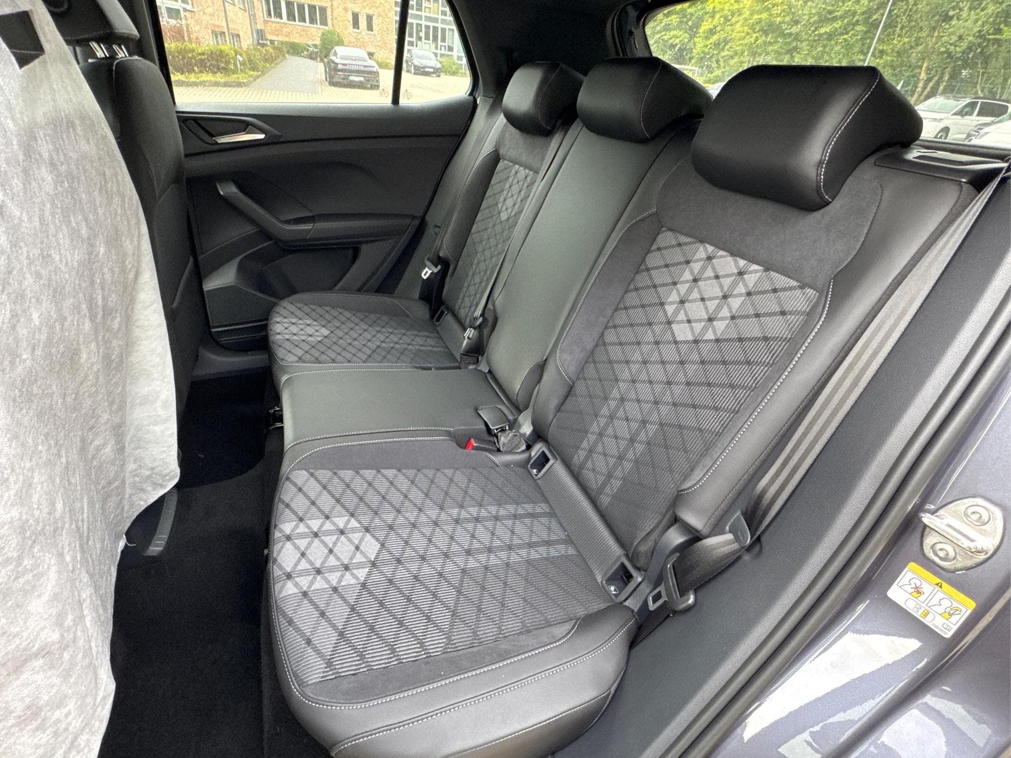 VW T-Cross R-Line Limited (2026) - Photo 10