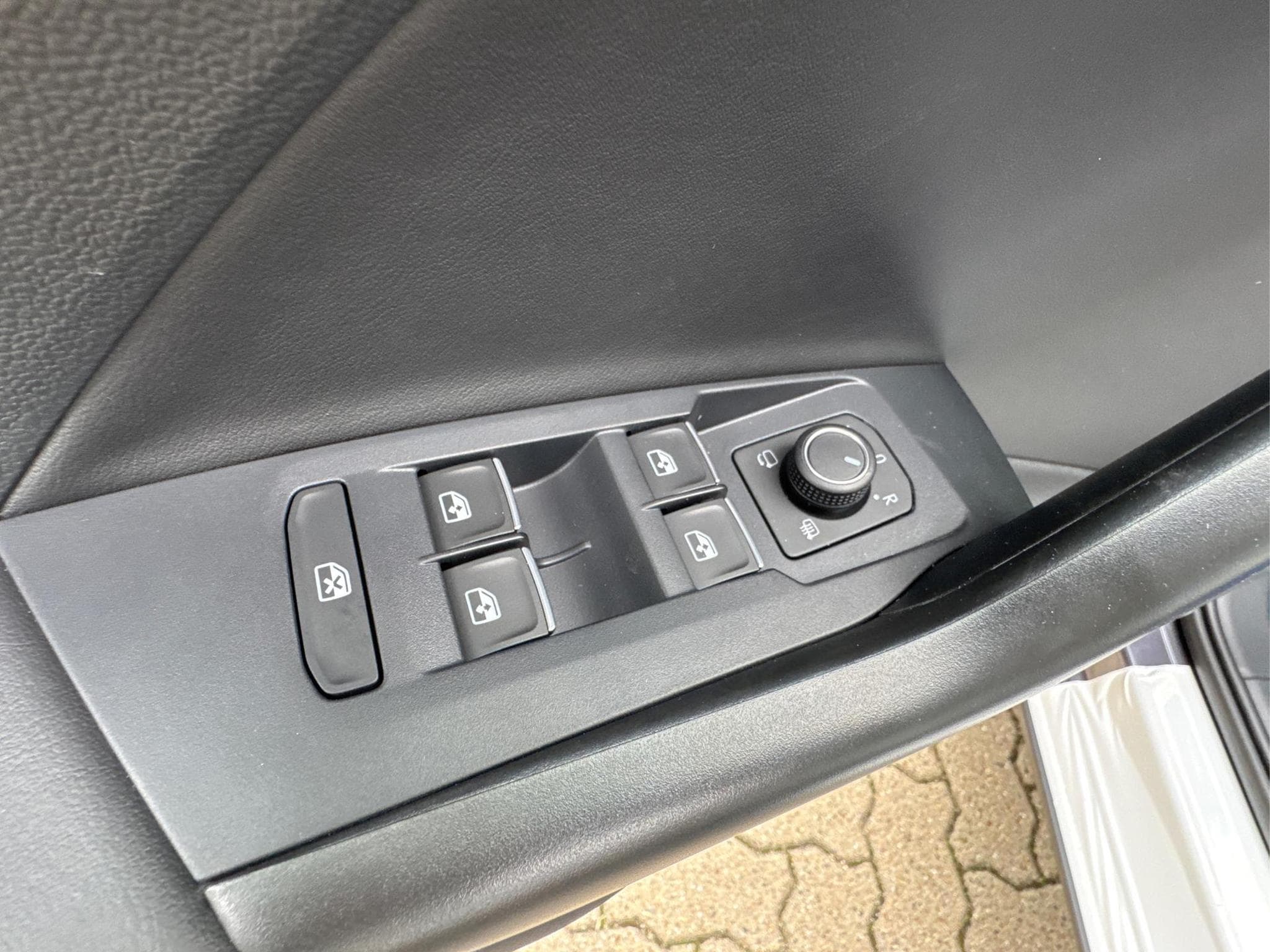 VW T-Cross R-Line Limited (2026) - Photo 14