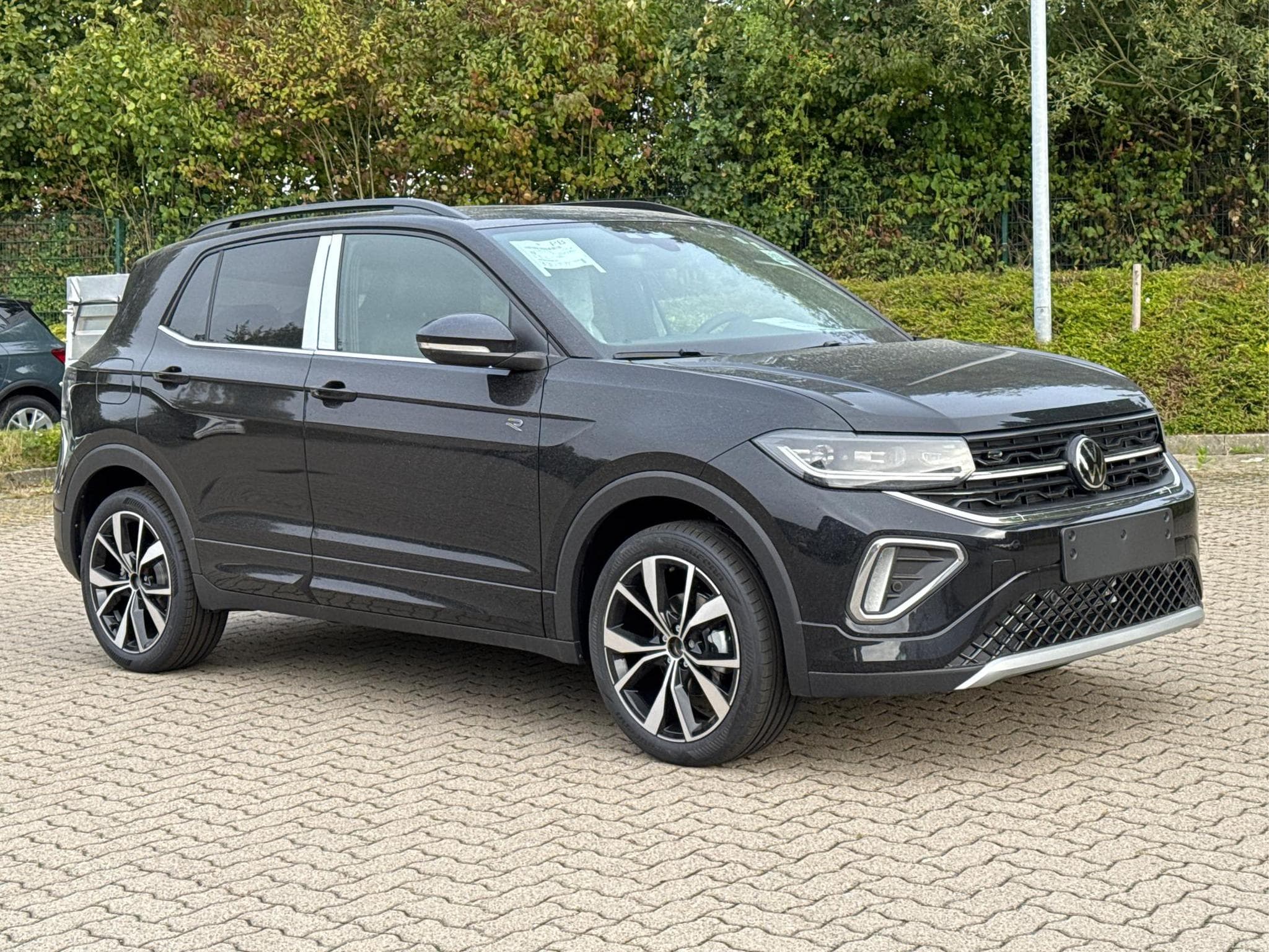 VW T-Cross R-Line Limited (2026) - Photo 3