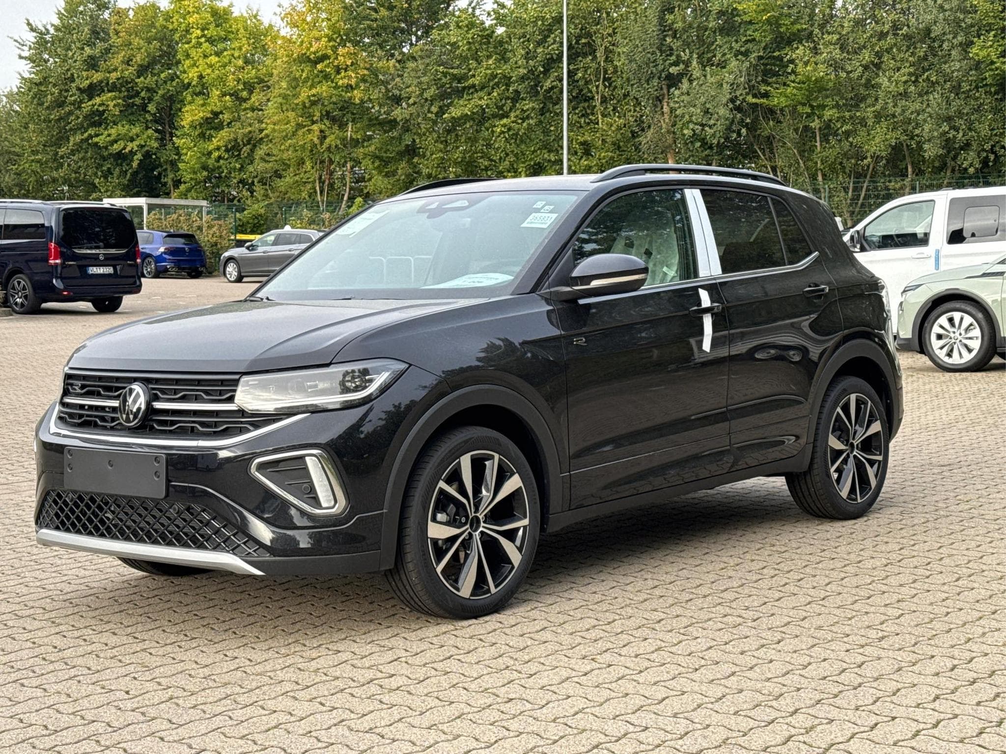 VW T-Cross R-Line Limited (2026) - Photo 1