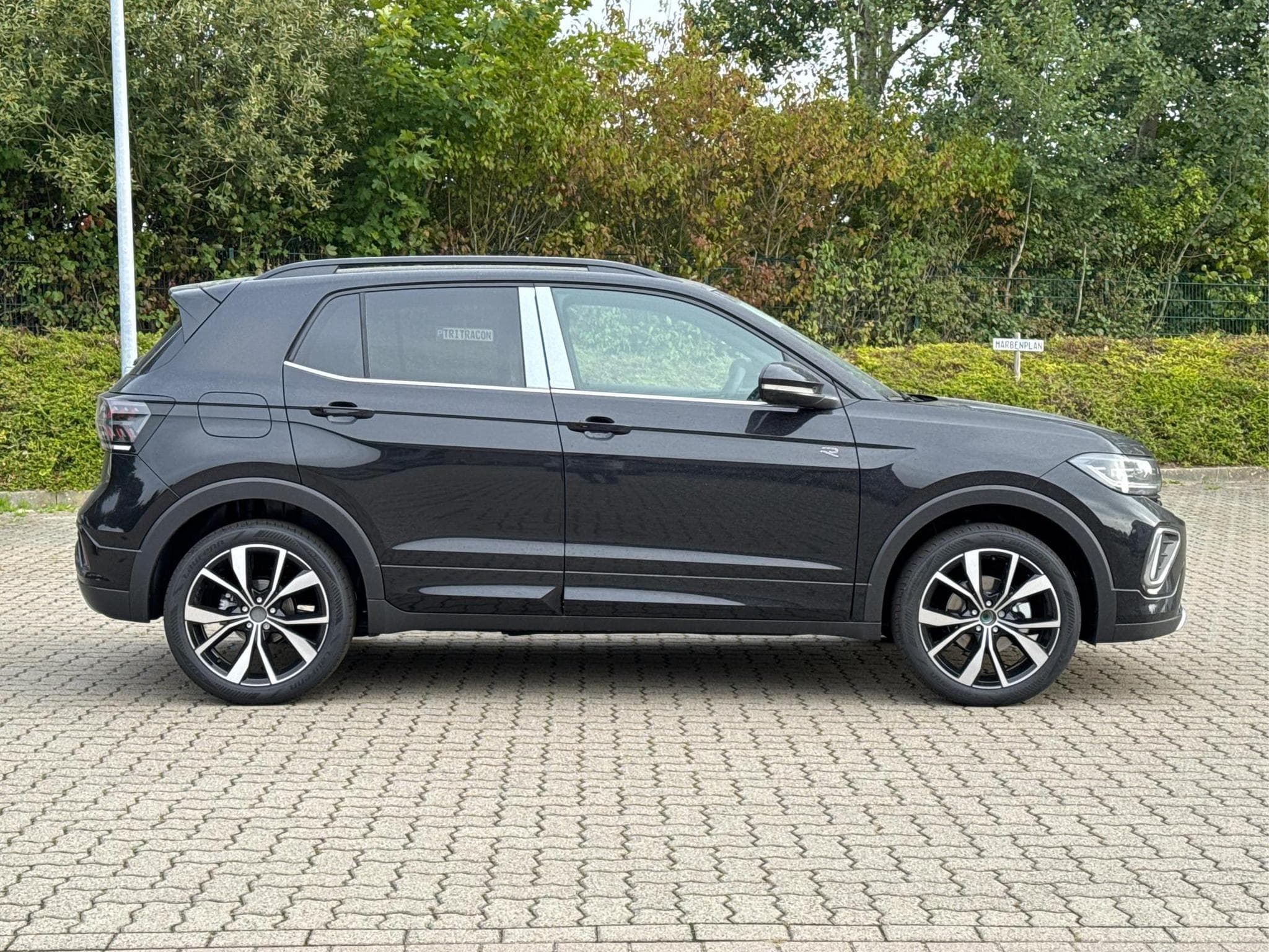 VW T-Cross R-Line Limited (2026) - Photo 4