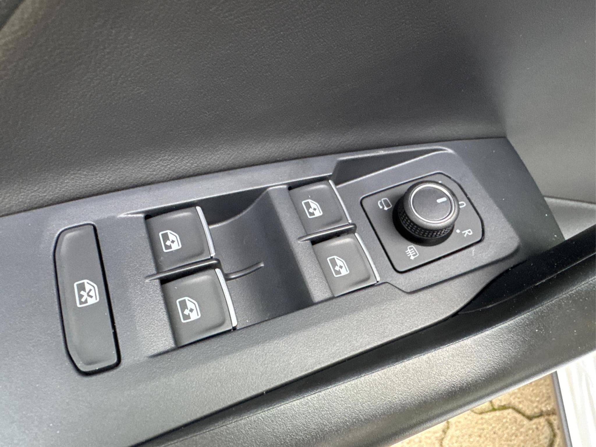 VW T-Cross R-Line Limited (2026) - Photo 14