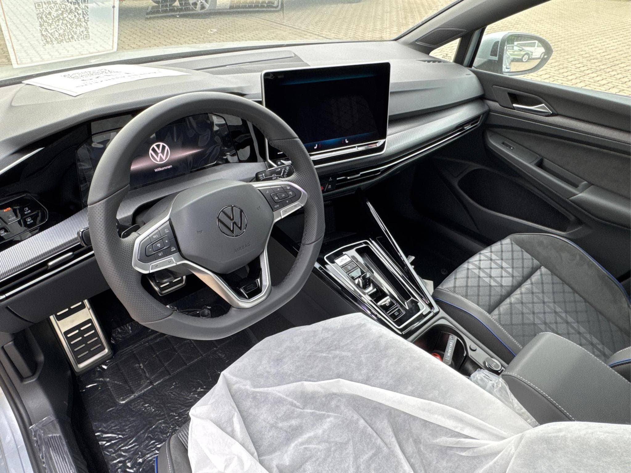 VW Golf R-Line Limited (2026) - Foto 10