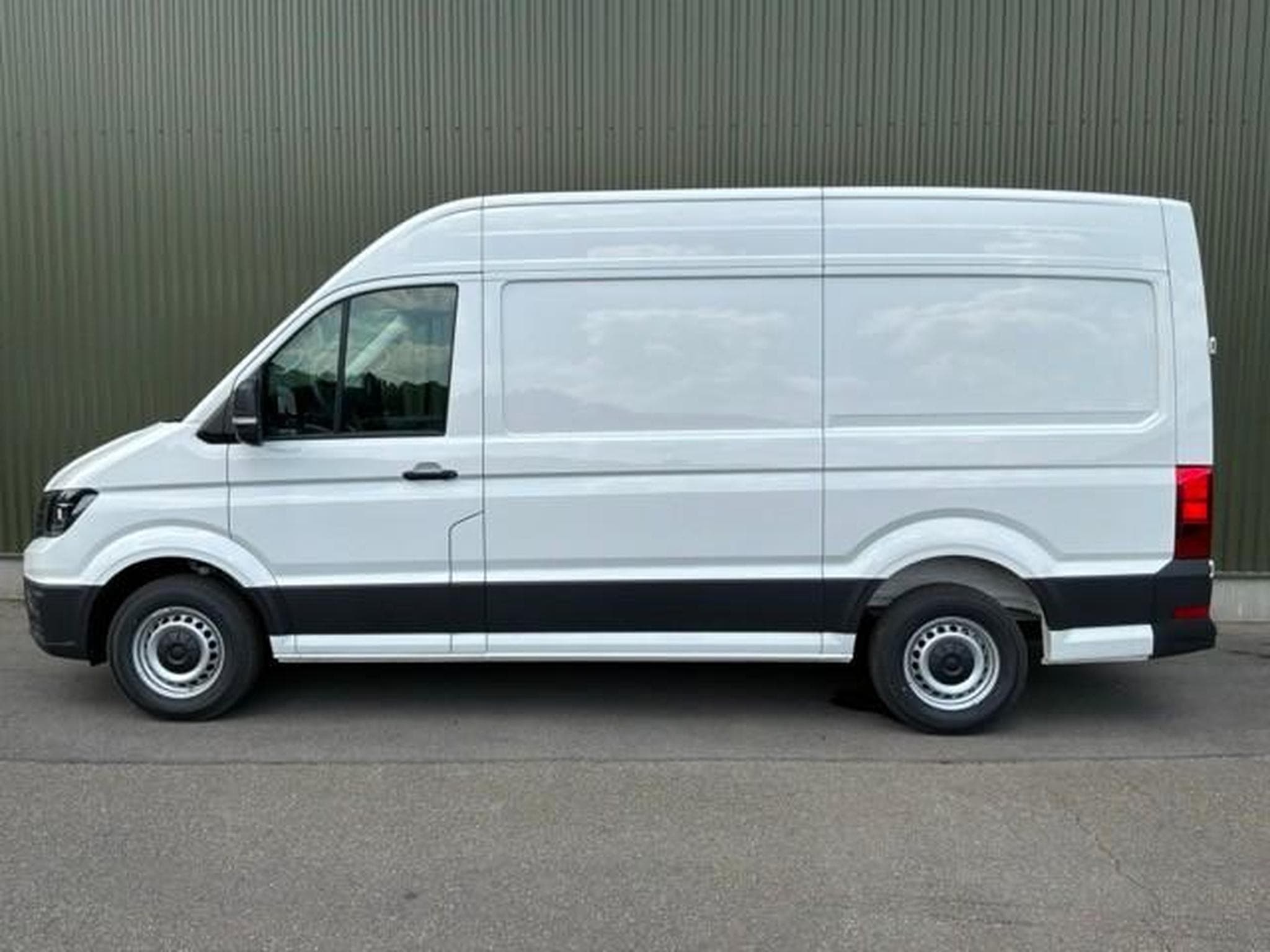 VW Crafter BUSINESS (2026) - Photo 2