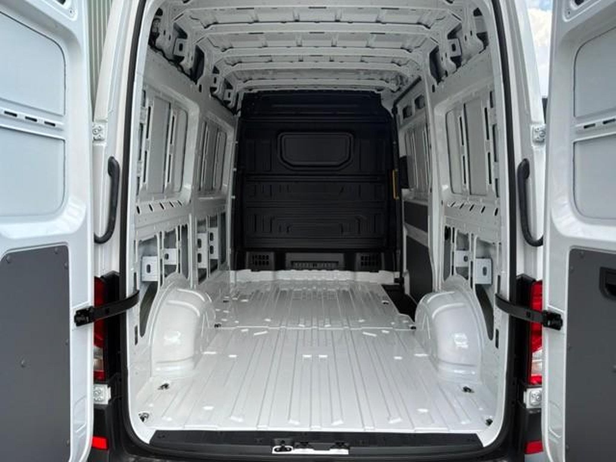 VW Crafter BUSINESS (2026) - Photo 14