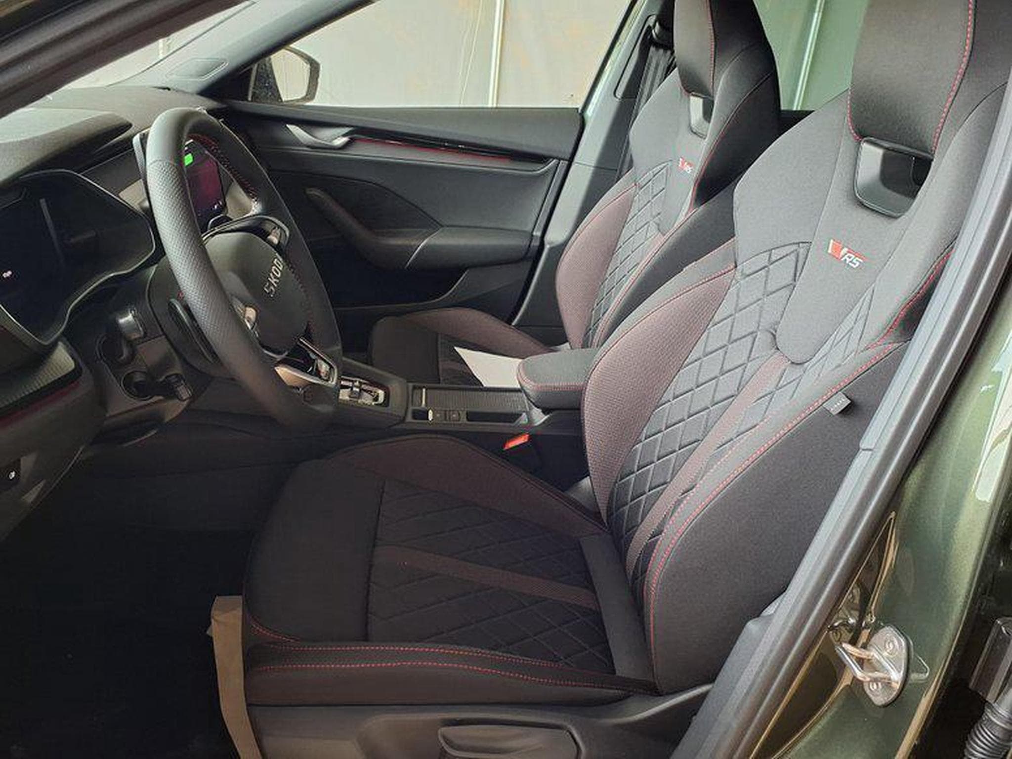 Skoda Octavia RS 2.0 TSI 7-Gang-DSG (2026) - Photo 5