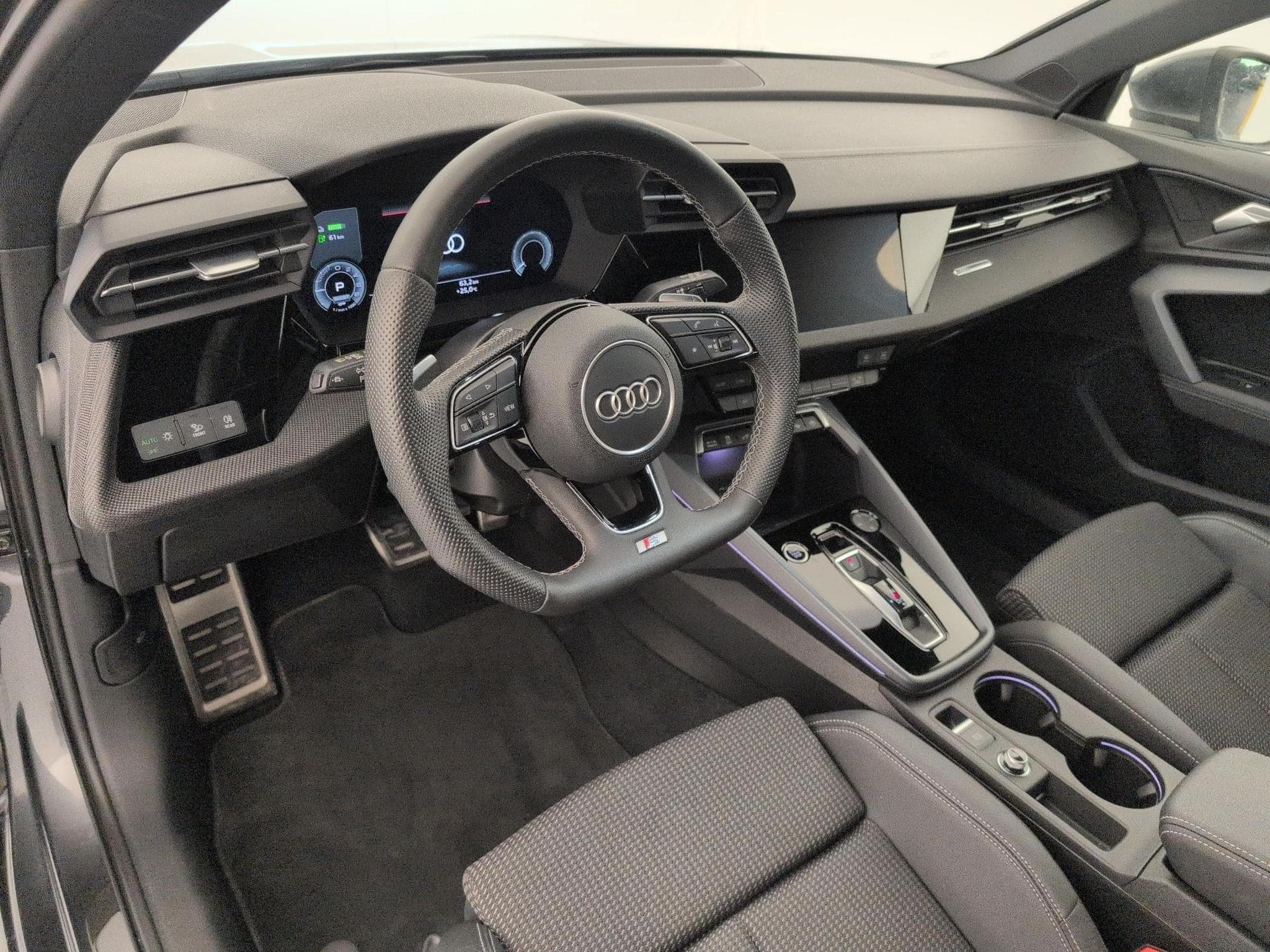 Audi A3 S line (2025) - Photo 16