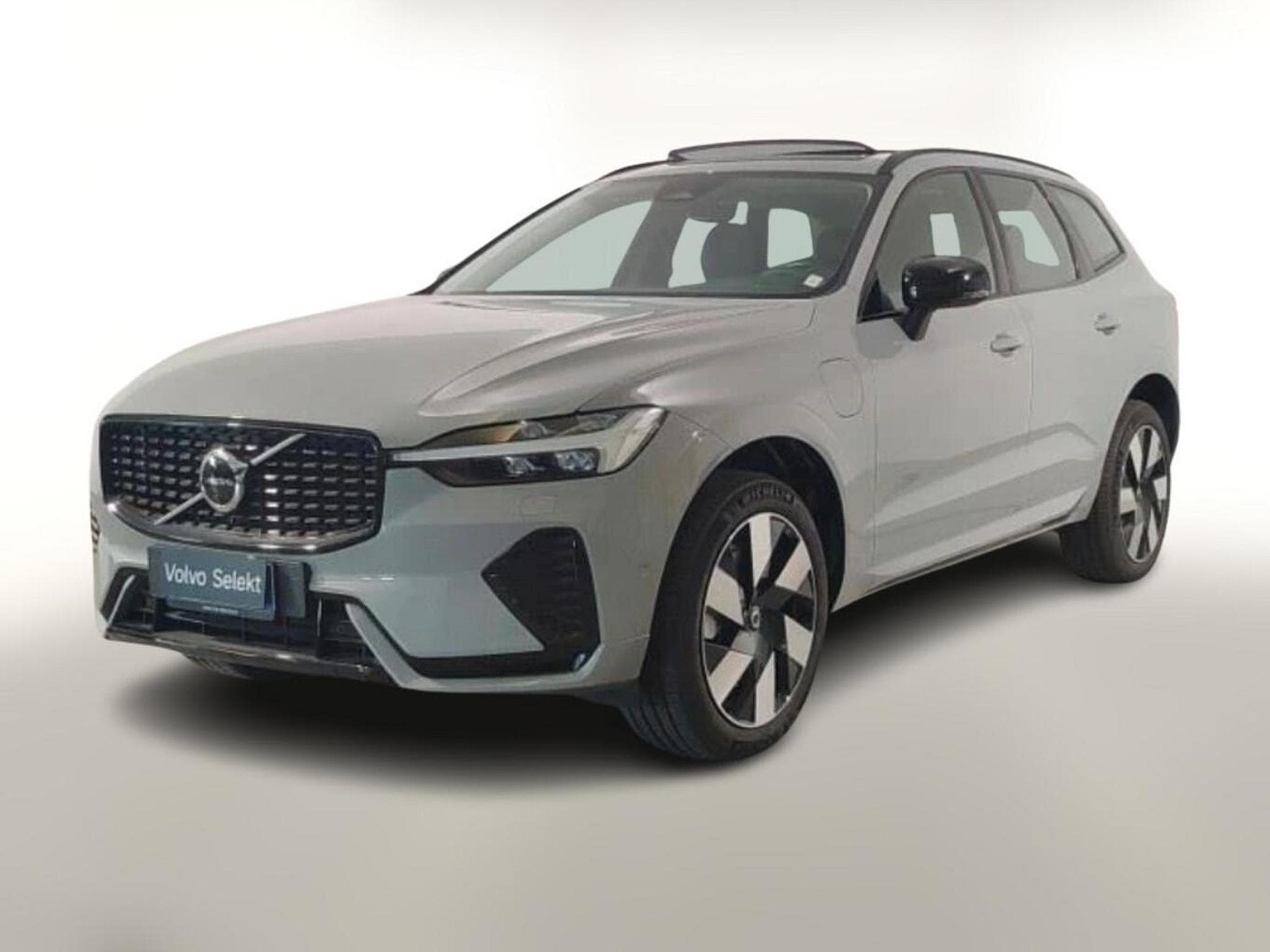Volvo XC60 Plus Dark (2024) - Photo 1