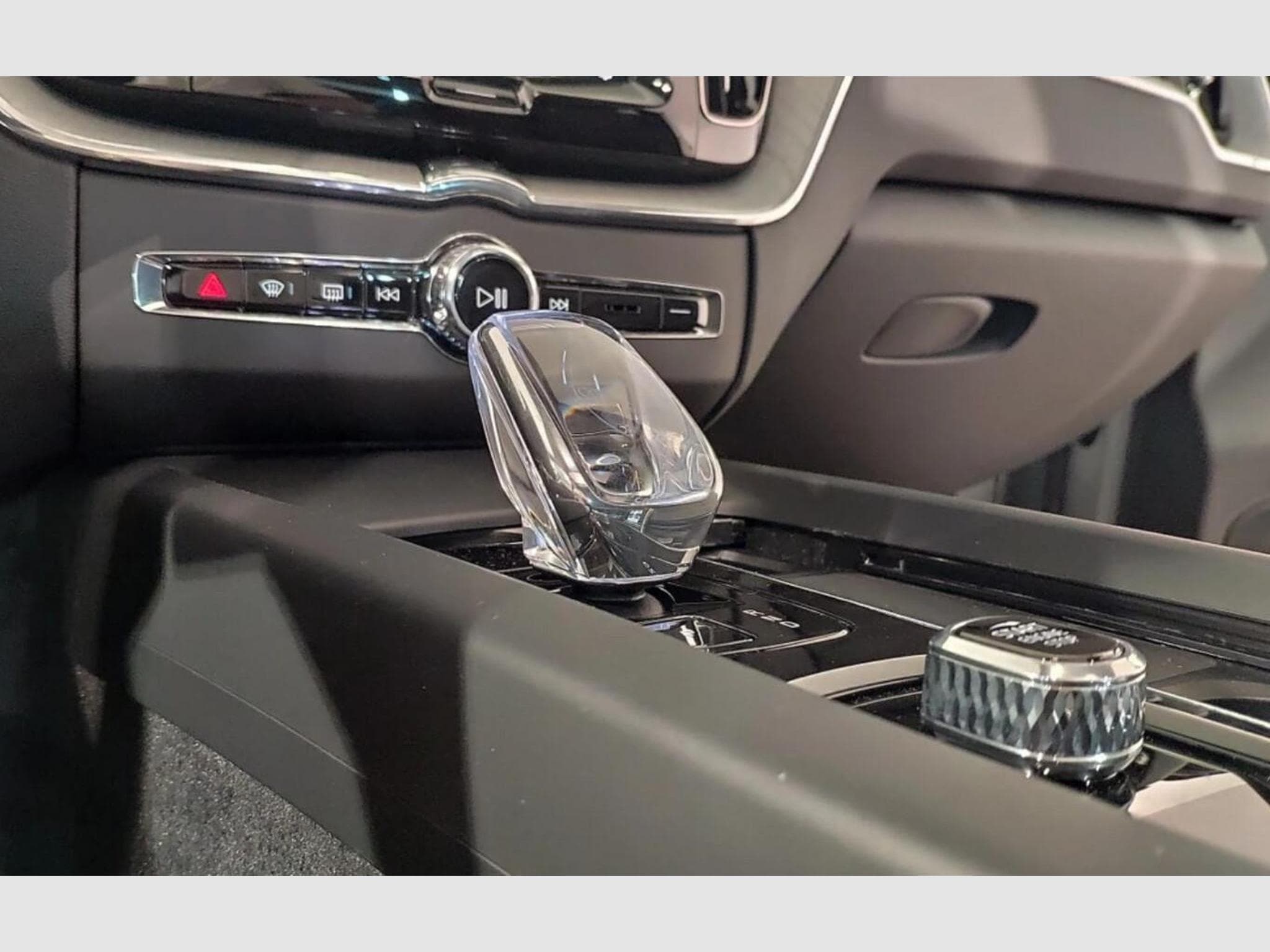 Volvo XC60 Plus Dark (2024) - Photo 6