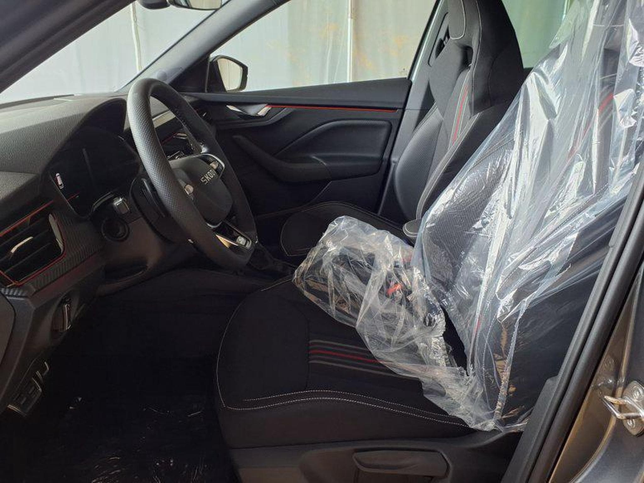 Skoda Kamiq Monte Carlo 1.0 TSI 7-Gang-DSG (2026) - Foto 5
