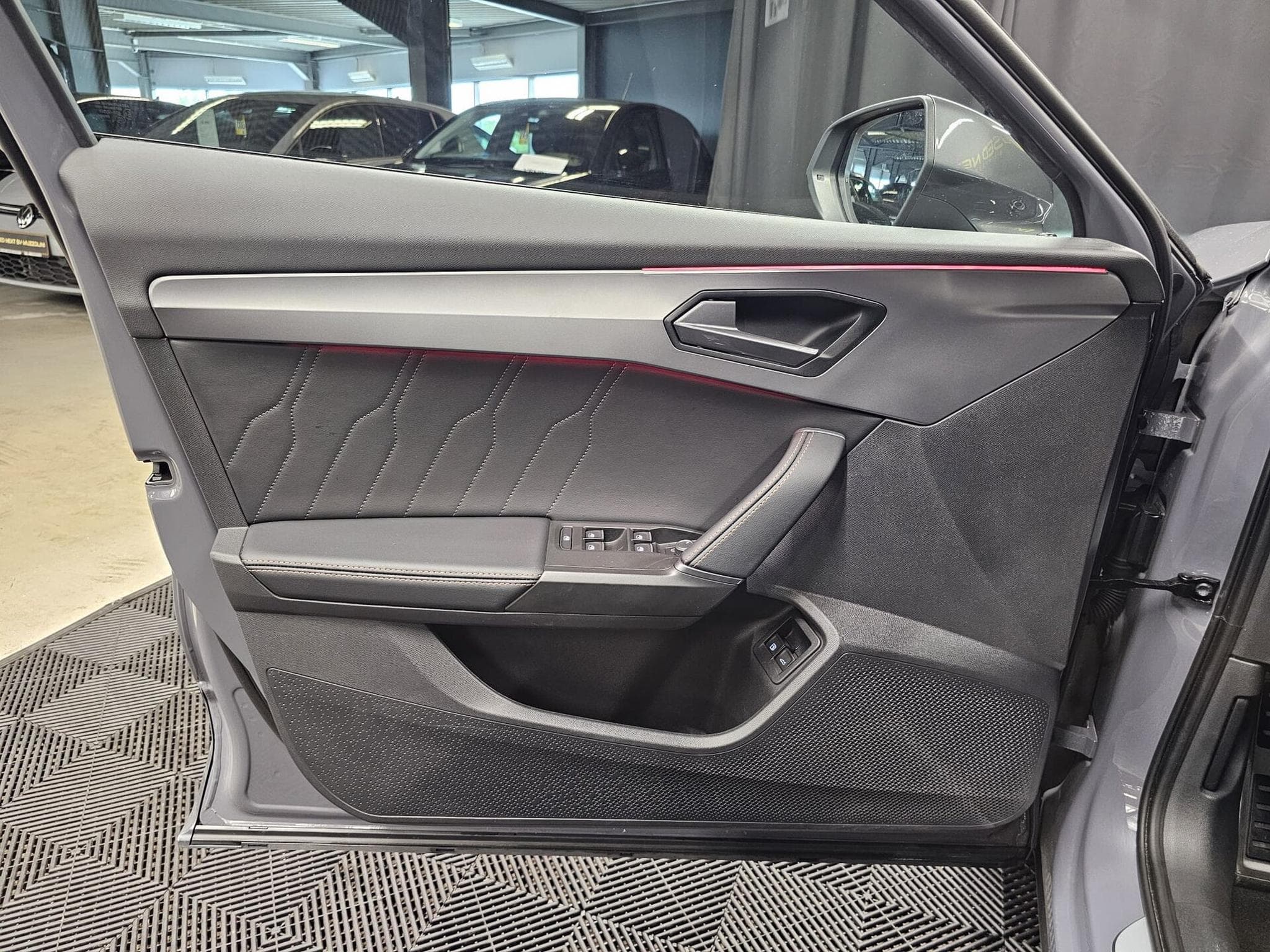 Cupra Formentor PHEV 245cv Auto CAMERA360/HAYON ELEC/ACC (2022) - Photo 12