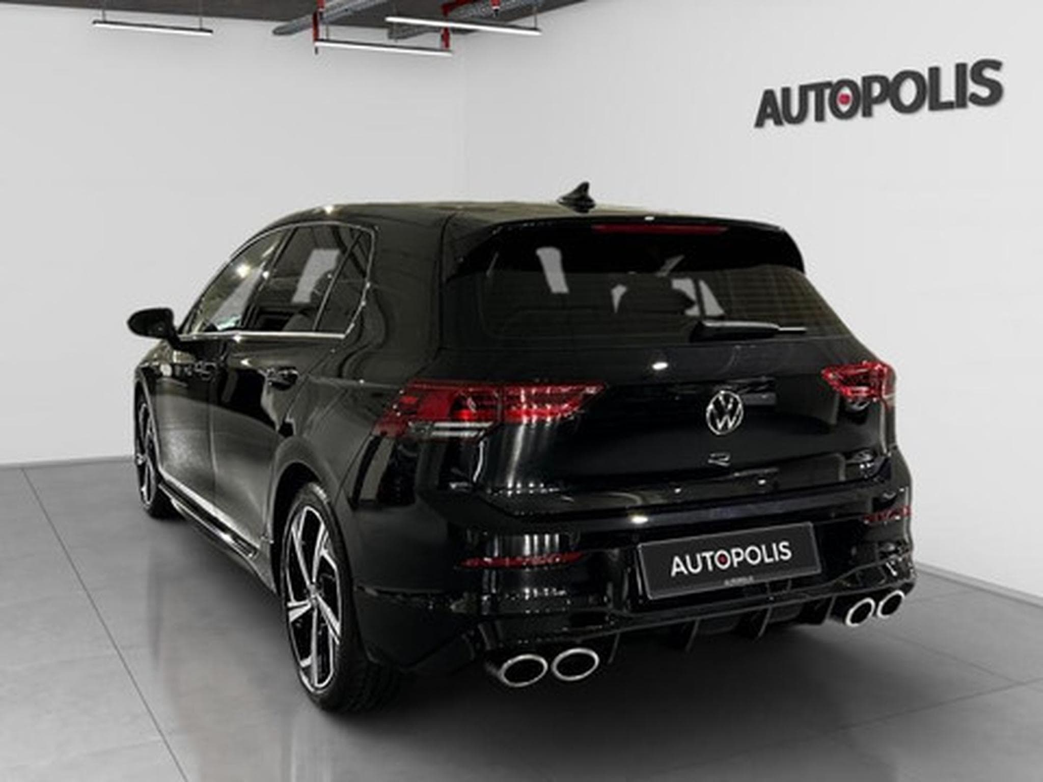 VW Golf 2.0 TSI 235kW R DSG (2023) - Photo 18