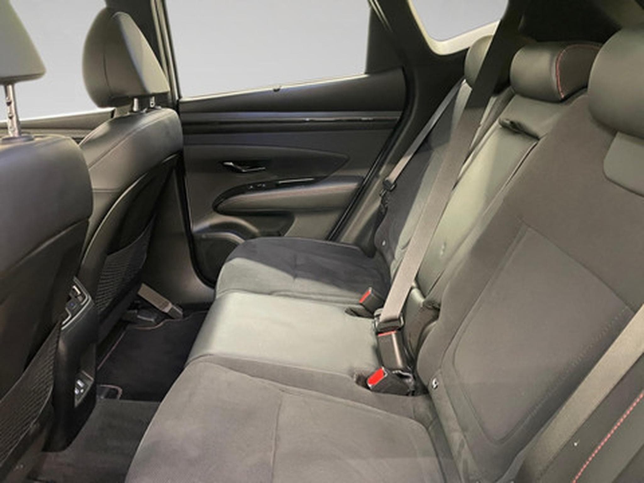 Hyundai Tucson 1.6 T-GDi PHEV 4x4 Shine N-Line (2025) - Photo 11