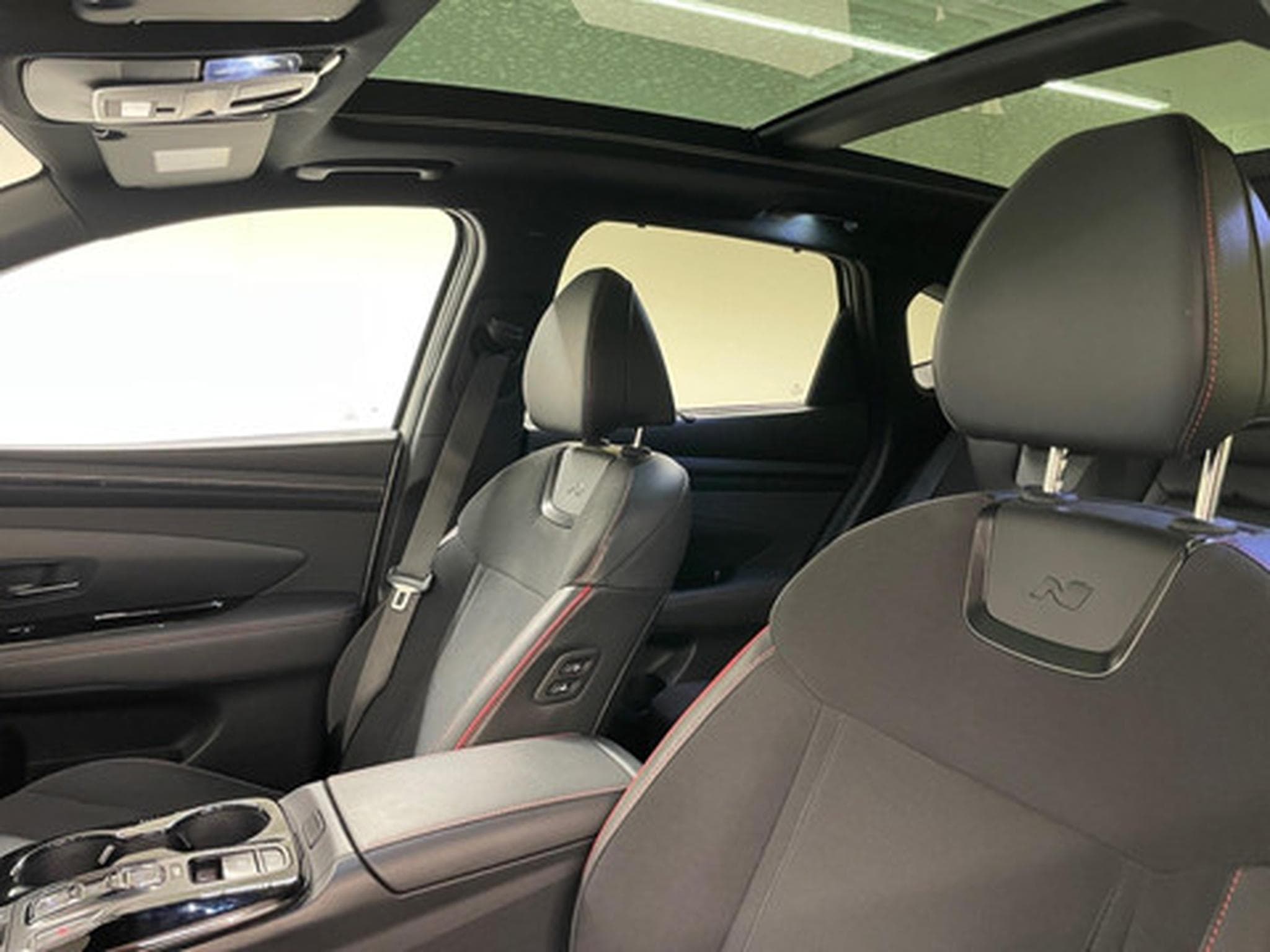 Hyundai Tucson 1.6 T-GDi PHEV 4x4 Shine N-Line (2025) - Photo 13