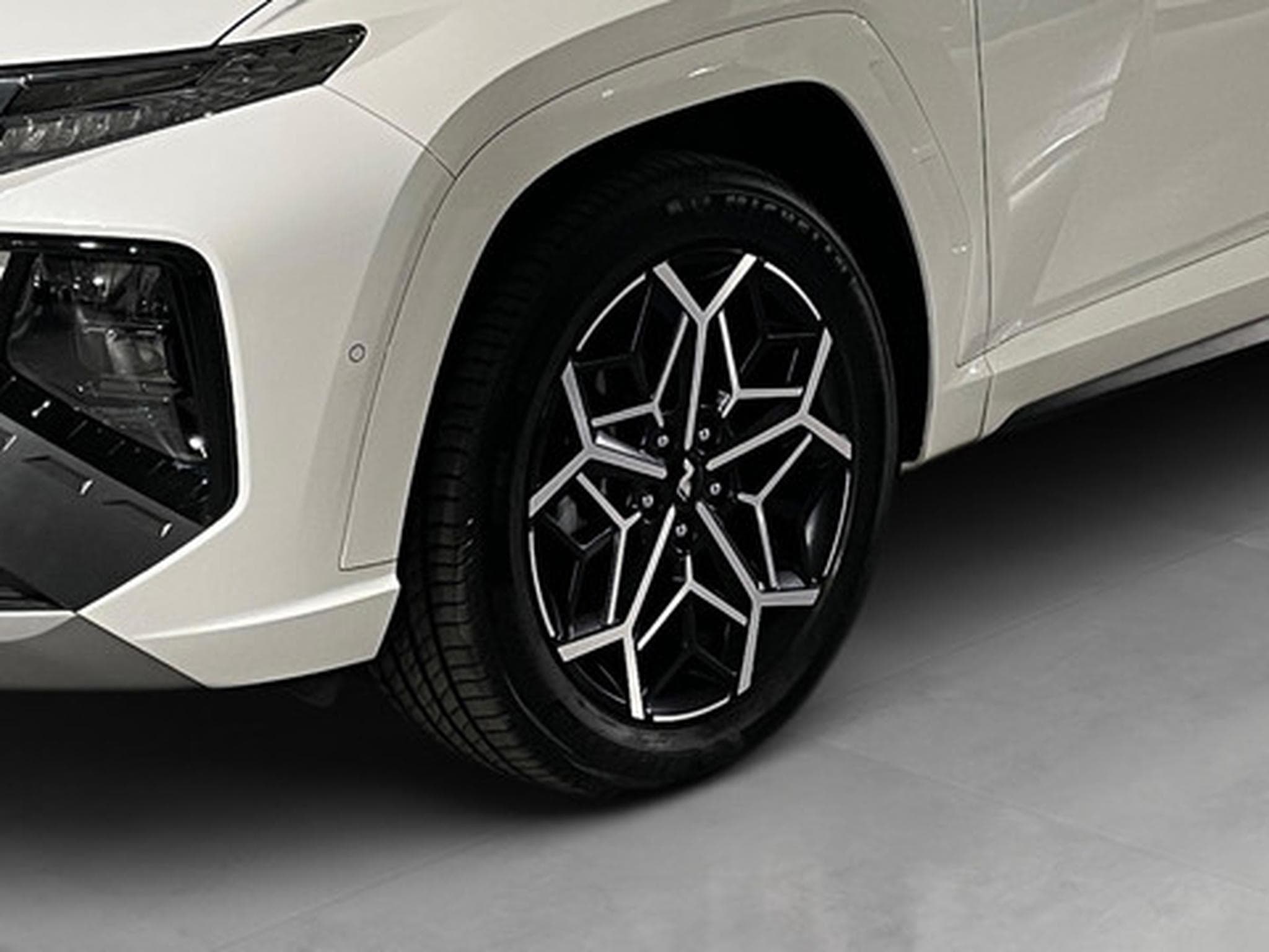 Hyundai Tucson 1.6 T-GDi PHEV 4x4 Shine N-Line (2025) - Photo 22